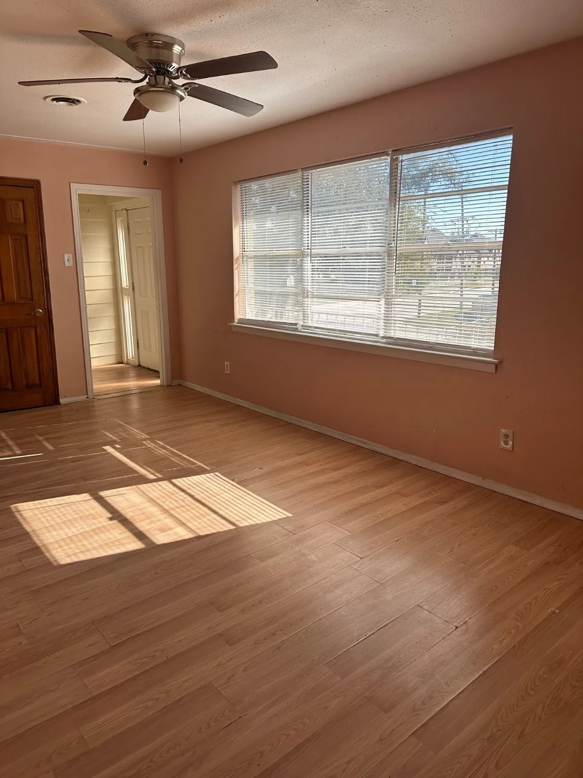 Single Family Residence For Rent in Dallas County , 1905 Hard Rock Road, Irving, Texas 75061, 4 Bedroom, 3 Bathroom, Garage spaces, 3,150 Sqft, built in 1961, Unknown, mls#21109609, Real Estate Agent in Irving, Homes For Rent in Dallas county, Homes For Rent in Irving, Realtor in Irving Texas, Real Estate Brokerage Independent Realty Texas, Luminita Cordes Realtor