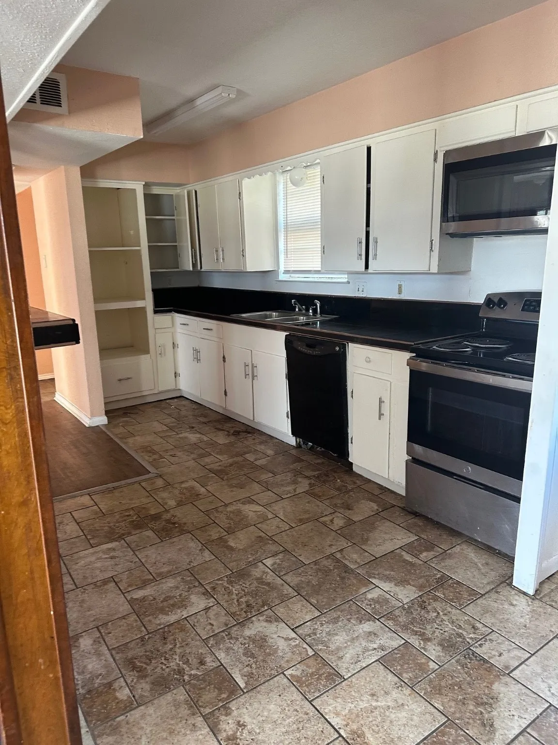 Single Family Residence For Rent in Dallas County , 1905 Hard Rock Road, Irving, Texas 75061, 4 Bedroom, 3 Bathroom, Garage spaces, 3,150 Sqft, built in 1961, Unknown, mls#21109609, Real Estate Agent in Irving, Homes For Rent in Dallas county, Homes For Rent in Irving, Realtor in Irving Texas, Real Estate Brokerage Independent Realty Texas, Luminita Cordes Realtor