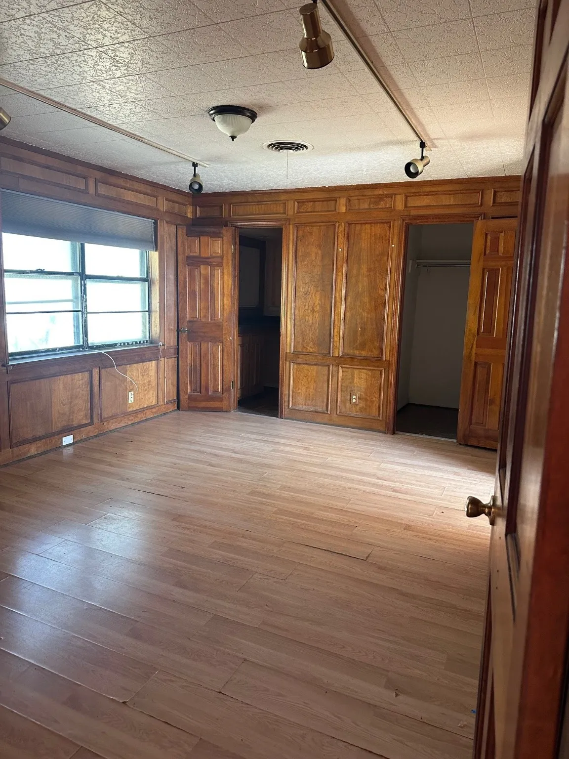 Single Family Residence For Rent in Dallas County , 1905 Hard Rock Road, Irving, Texas 75061, 4 Bedroom, 3 Bathroom, Garage spaces, 3,150 Sqft, built in 1961, Unknown, mls#21109609, Real Estate Agent in Irving, Homes For Rent in Dallas county, Homes For Rent in Irving, Realtor in Irving Texas, Real Estate Brokerage Independent Realty Texas, Luminita Cordes Realtor
