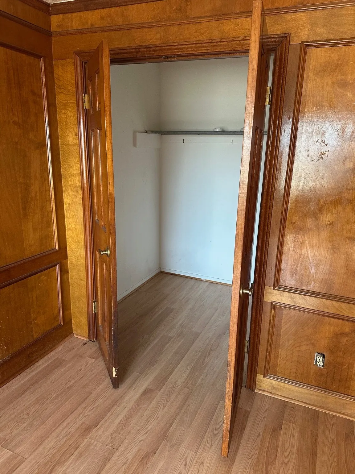 Single Family Residence For Rent in Dallas County , 1905 Hard Rock Road, Irving, Texas 75061, 4 Bedroom, 3 Bathroom, Garage spaces, 3,150 Sqft, built in 1961, Unknown, mls#21109609, Real Estate Agent in Irving, Homes For Rent in Dallas county, Homes For Rent in Irving, Realtor in Irving Texas, Real Estate Brokerage Independent Realty Texas, Luminita Cordes Realtor