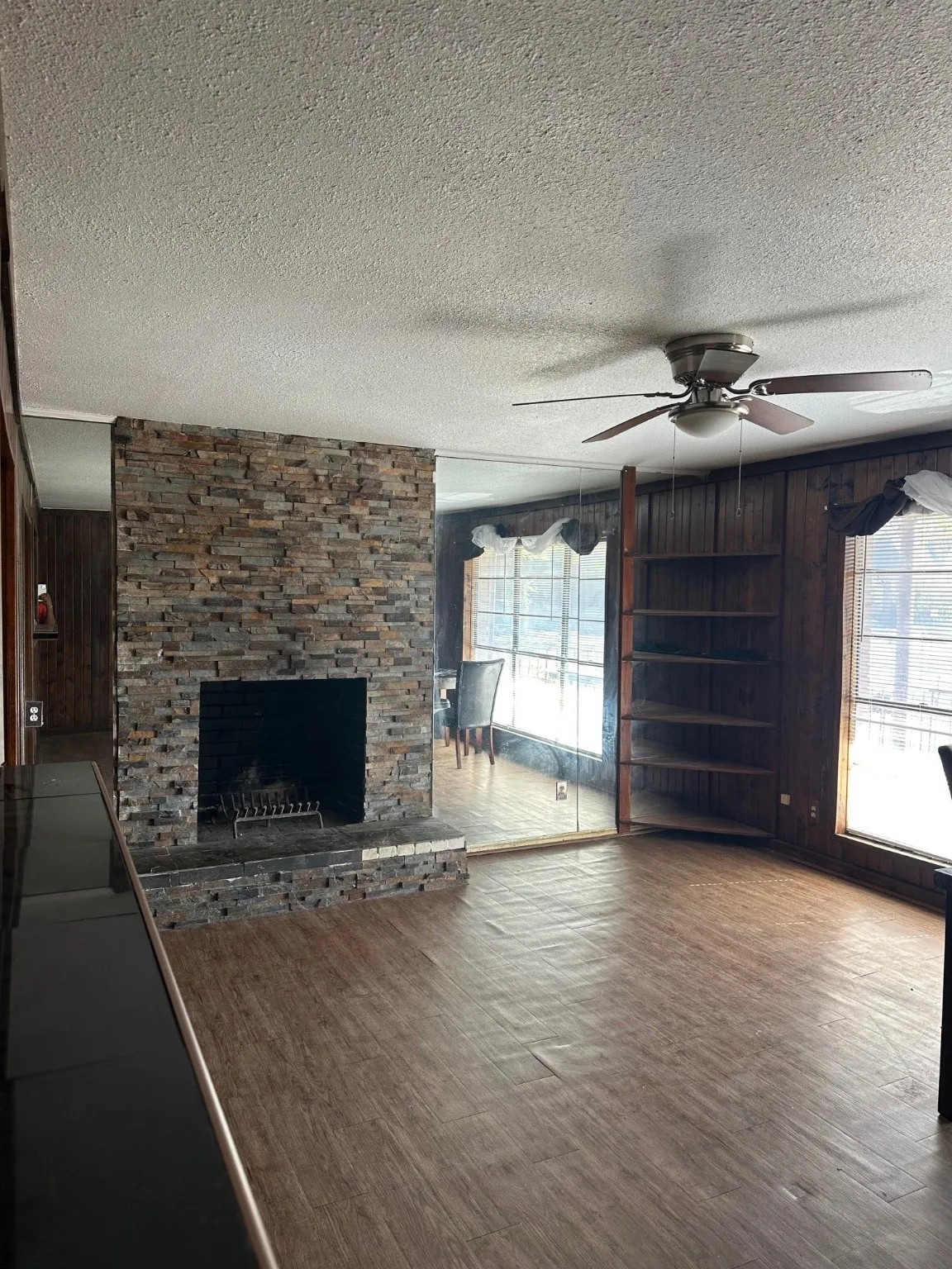 Single Family Residence For Rent in Dallas County , 1905 Hard Rock Road, Irving, Texas 75061, 4 Bedroom, 3 Bathroom, Garage spaces, 3,150 Sqft, built in 1961, Unknown, mls#21109609, Real Estate Agent in Irving, Homes For Rent in Dallas county, Homes For Rent in Irving, Realtor in Irving Texas, Real Estate Brokerage Independent Realty Texas, Luminita Cordes Realtor