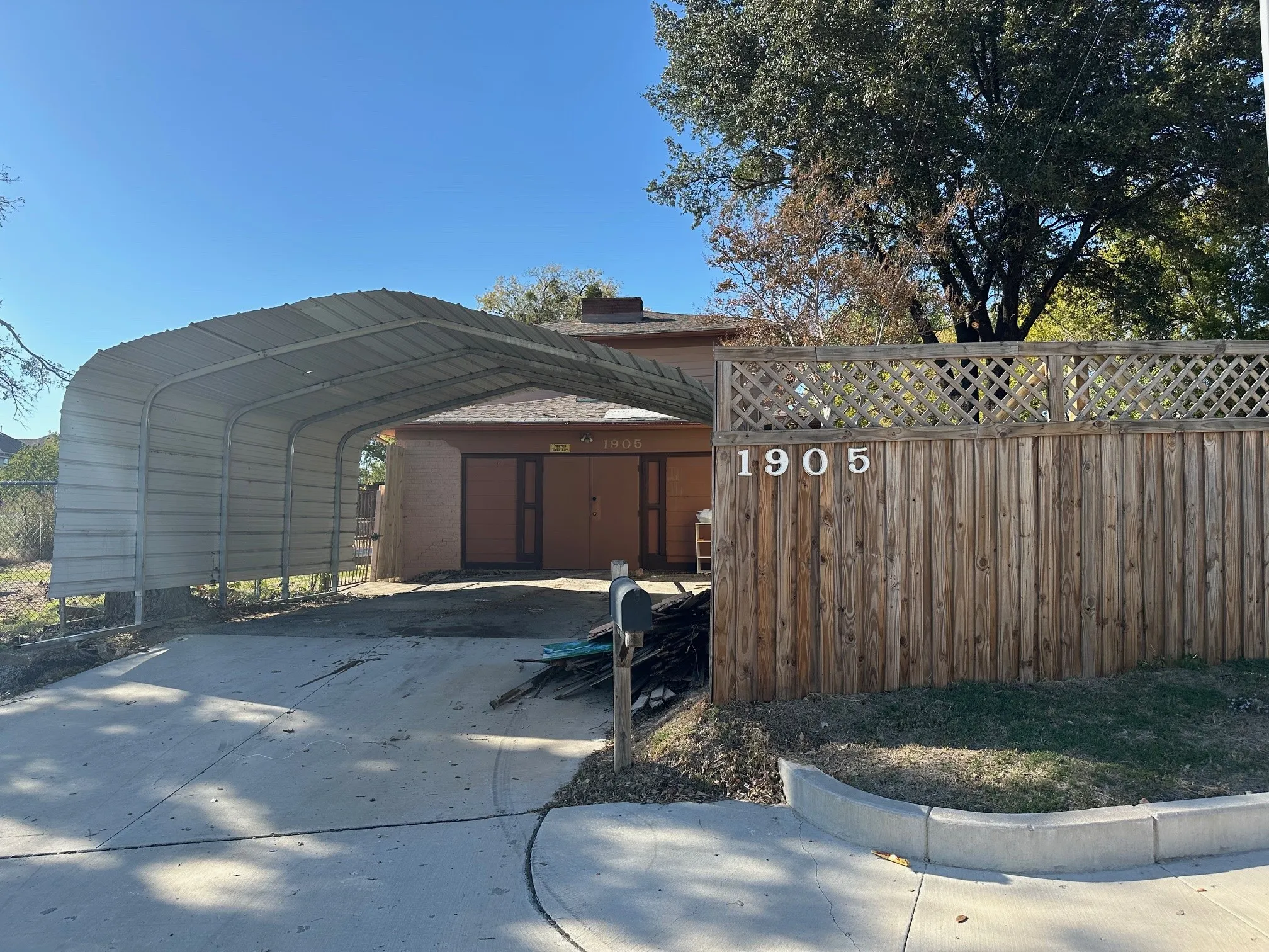 Single Family Residence For Rent in Dallas County , 1905 Hard Rock Road, Irving, Texas 75061, 4 Bedroom, 3 Bathroom, Garage spaces, 3,150 Sqft, built in 1961, Unknown, mls#21109609, Real Estate Agent in Irving, Homes For Rent in Dallas county, Homes For Rent in Irving, Realtor in Irving Texas, Real Estate Brokerage Independent Realty Texas, Luminita Cordes Realtor