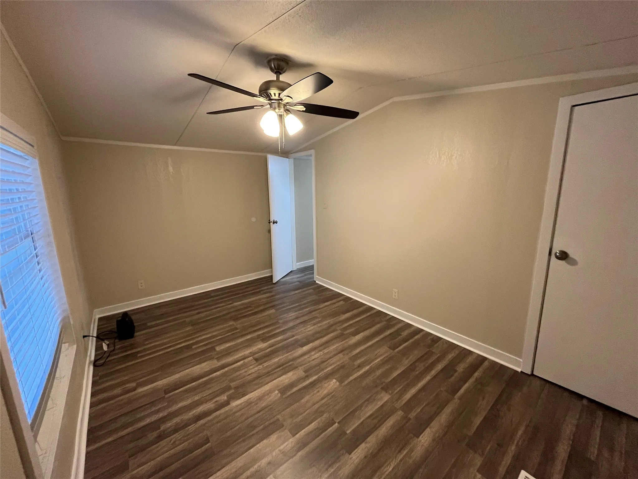 Manufactured Home For Sale in Parker County , 126 Briar Oaks Drive, Azle, Texas 76020, 3 Bedroom, 2 Bathroom, Garage spaces, 1,216 Sqft, built in 1996, mls#21109623, Real Estate Agent in Azle, Homes For Sale in Parker county, Homes For Sale in Azle, Realtor in Azle Texas, Real Estate Brokerage Independent Realty Texas, Luminita Cordes Realtor