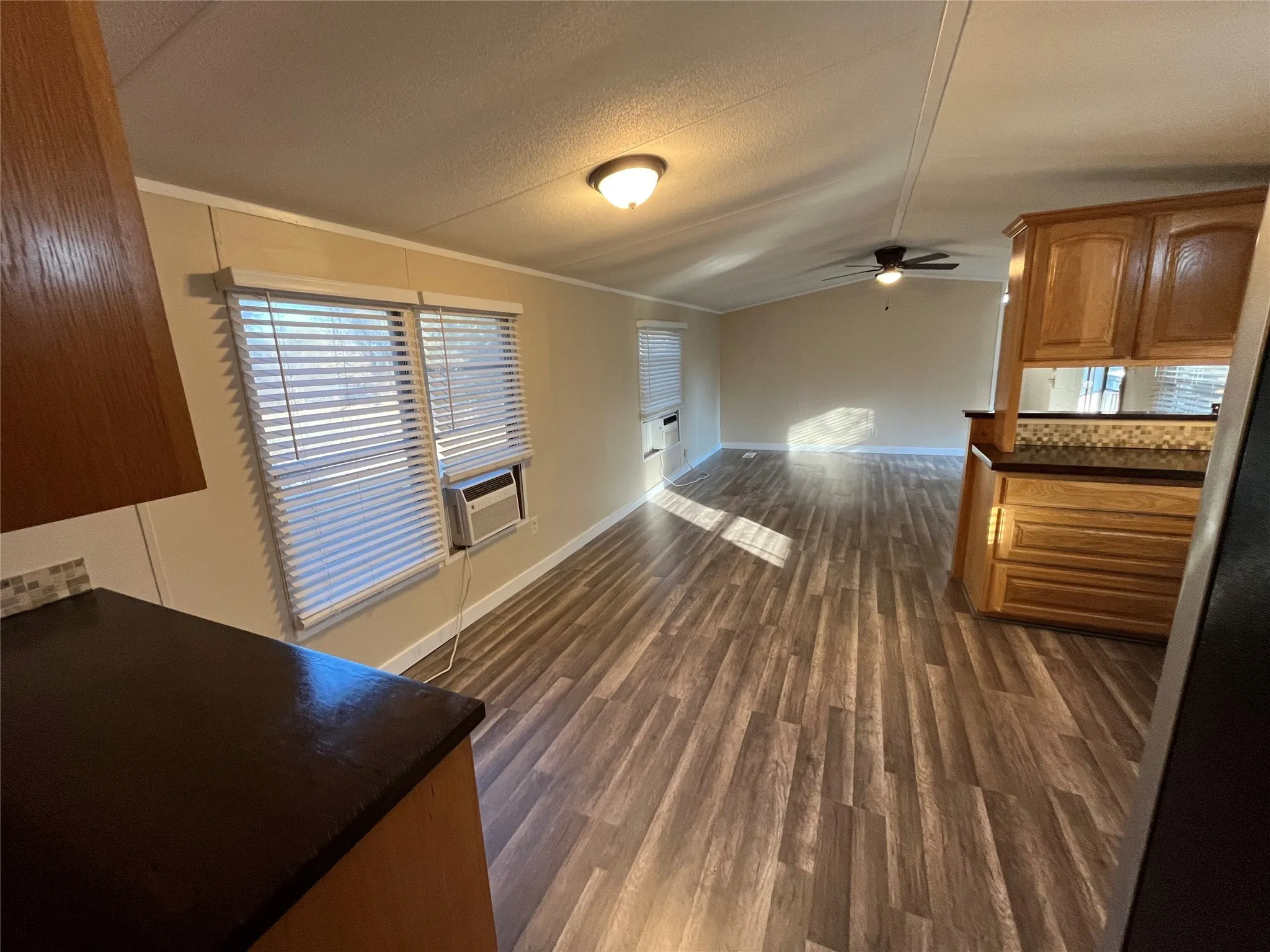 Manufactured Home For Sale in Parker County , 126 Briar Oaks Drive, Azle, Texas 76020, 3 Bedroom, 2 Bathroom, Garage spaces, 1,216 Sqft, built in 1996, mls#21109623, Real Estate Agent in Azle, Homes For Sale in Parker county, Homes For Sale in Azle, Realtor in Azle Texas, Real Estate Brokerage Independent Realty Texas, Luminita Cordes Realtor