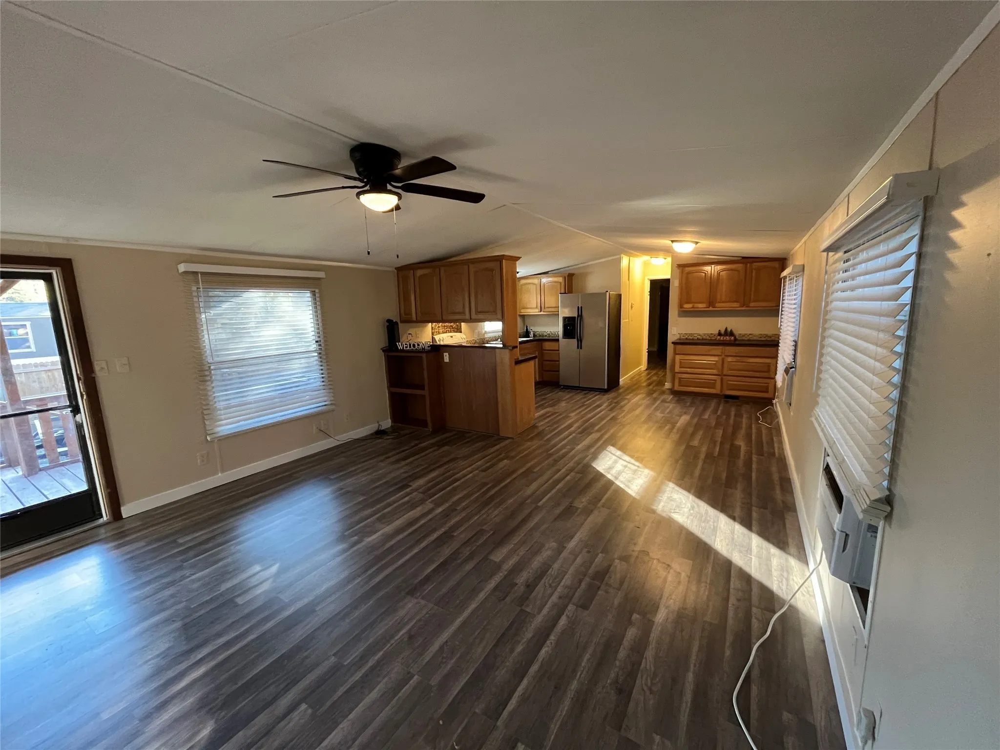 Manufactured Home For Sale in Parker County , 126 Briar Oaks Drive, Azle, Texas 76020, 3 Bedroom, 2 Bathroom, Garage spaces, 1,216 Sqft, built in 1996, mls#21109623, Real Estate Agent in Azle, Homes For Sale in Parker county, Homes For Sale in Azle, Realtor in Azle Texas, Real Estate Brokerage Independent Realty Texas, Luminita Cordes Realtor