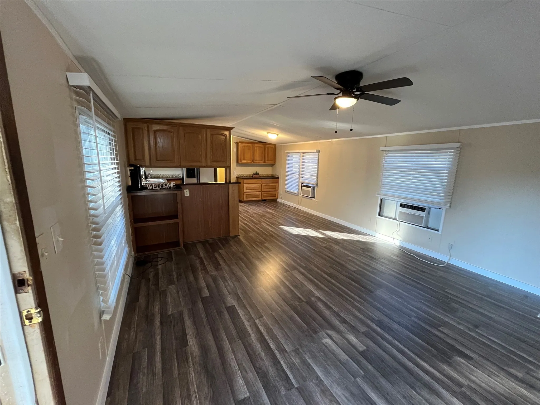 Manufactured Home For Sale in Parker County , 126 Briar Oaks Drive, Azle, Texas 76020, 3 Bedroom, 2 Bathroom, Garage spaces, 1,216 Sqft, built in 1996, mls#21109623, Real Estate Agent in Azle, Homes For Sale in Parker county, Homes For Sale in Azle, Realtor in Azle Texas, Real Estate Brokerage Independent Realty Texas, Luminita Cordes Realtor