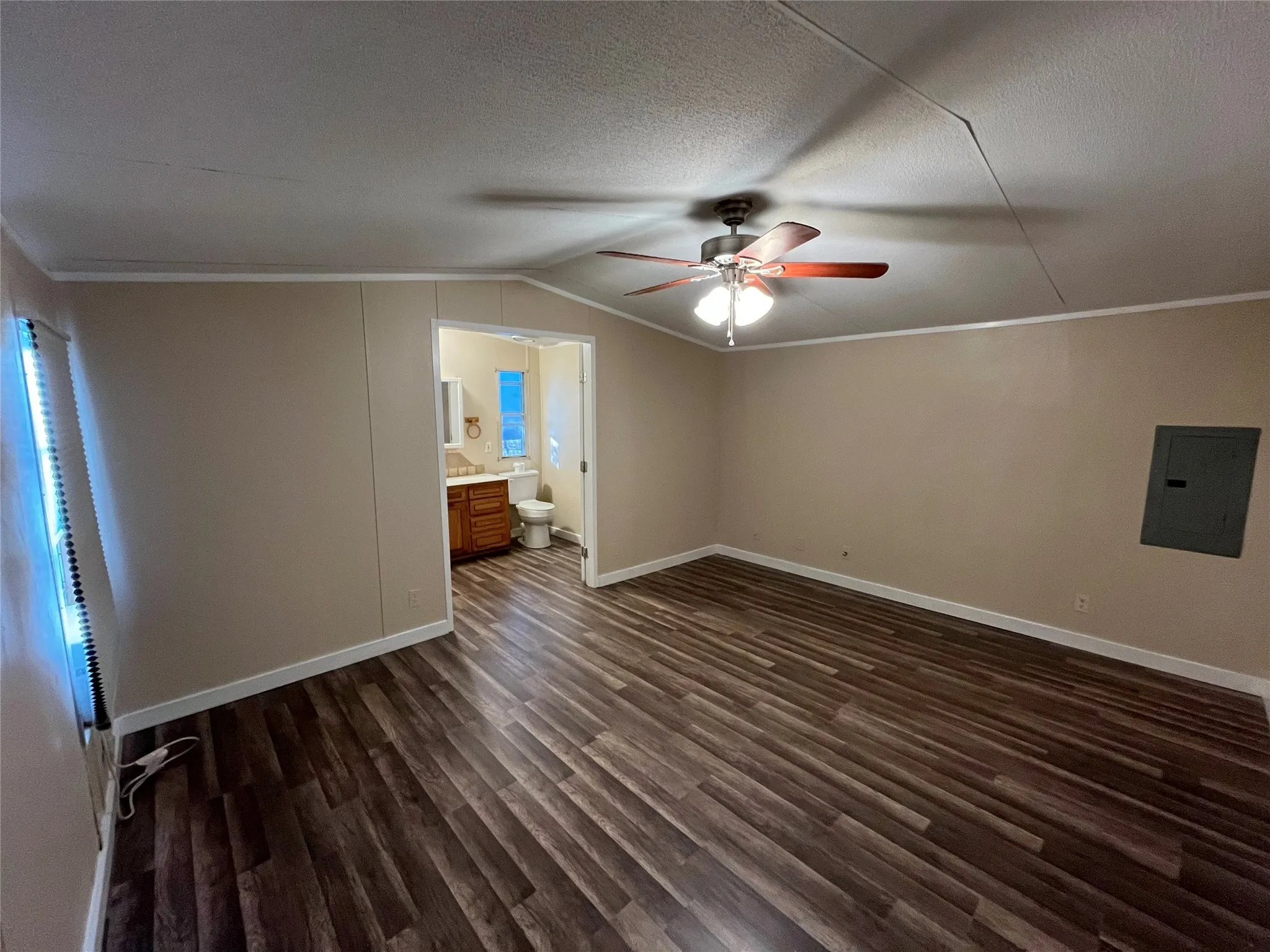 Manufactured Home For Sale in Parker County , 126 Briar Oaks Drive, Azle, Texas 76020, 3 Bedroom, 2 Bathroom, Garage spaces, 1,216 Sqft, built in 1996, mls#21109623, Real Estate Agent in Azle, Homes For Sale in Parker county, Homes For Sale in Azle, Realtor in Azle Texas, Real Estate Brokerage Independent Realty Texas, Luminita Cordes Realtor