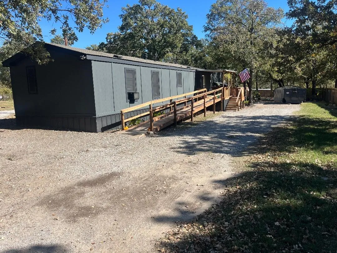 Manufactured Home For Sale in Parker County , 126 Briar Oaks Drive, Azle, Texas 76020, 3 Bedroom, 2 Bathroom, Garage spaces, 1,216 Sqft, built in 1996, mls#21109623, Real Estate Agent in Azle, Homes For Sale in Parker county, Homes For Sale in Azle, Realtor in Azle Texas, Real Estate Brokerage Independent Realty Texas, Luminita Cordes Realtor
