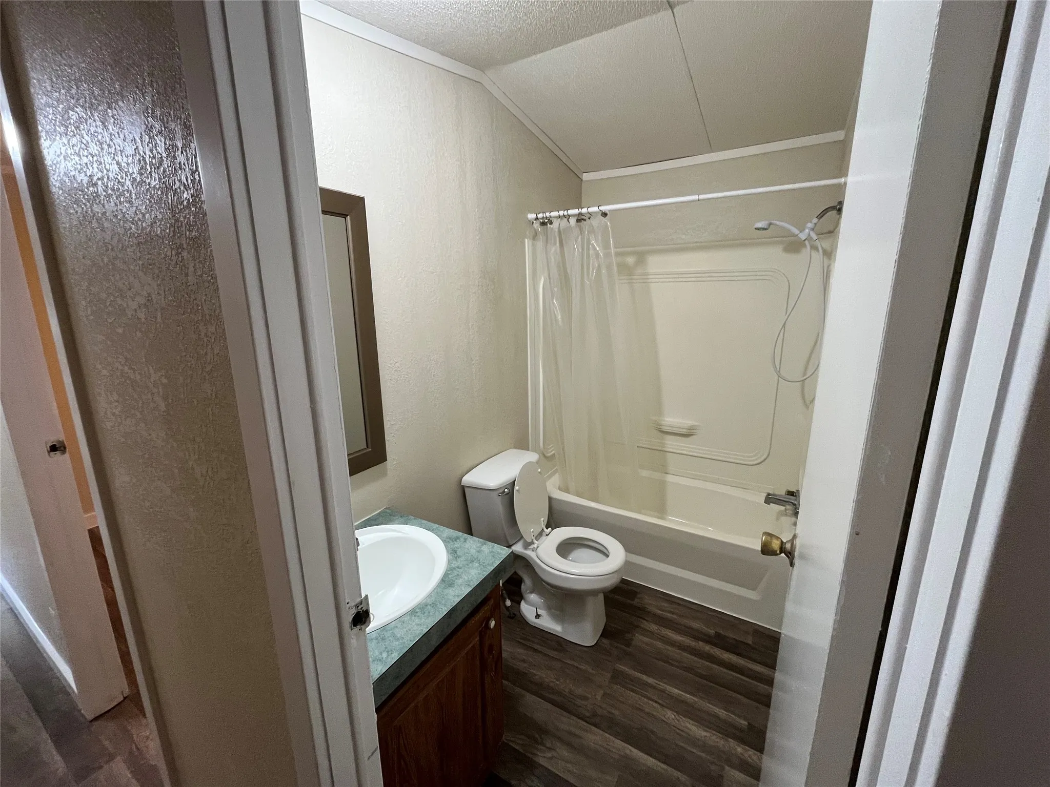 Manufactured Home For Sale in Parker County , 126 Briar Oaks Drive, Azle, Texas 76020, 3 Bedroom, 2 Bathroom, Garage spaces, 1,216 Sqft, built in 1996, mls#21109623, Real Estate Agent in Azle, Homes For Sale in Parker county, Homes For Sale in Azle, Realtor in Azle Texas, Real Estate Brokerage Independent Realty Texas, Luminita Cordes Realtor