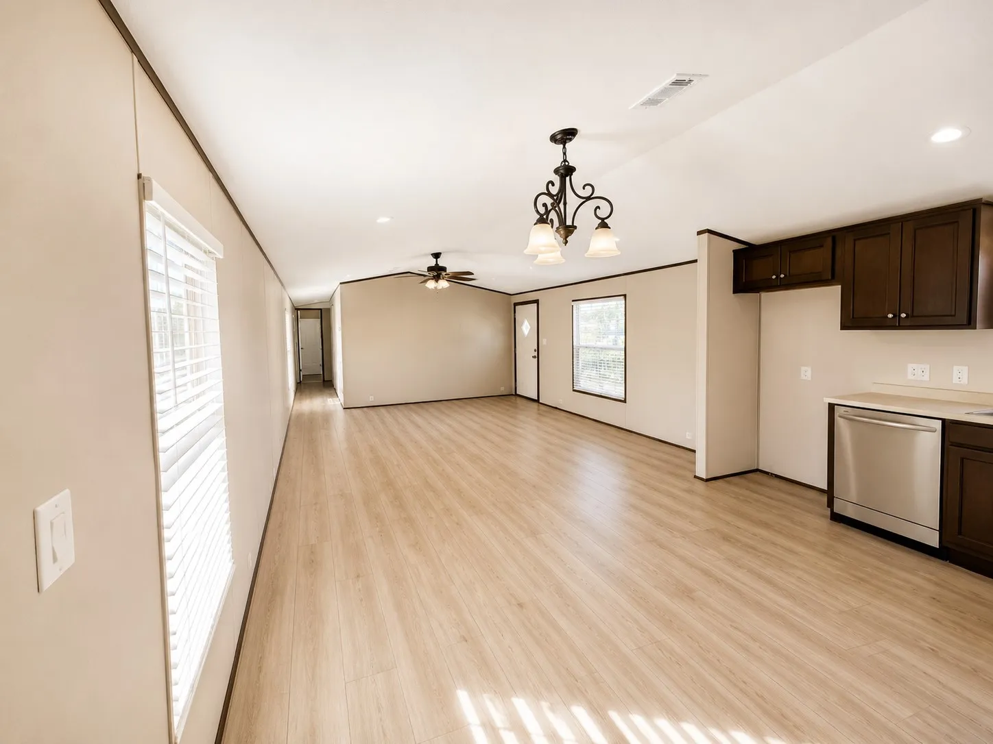 Mobile Home For Sale in Hood County , 5421 Lake View Drive, Granbury, Texas 76048, 4 Bedroom, 2 Bathroom, Garage spaces, 1,200 Sqft, built in 2019, mls#21107391, Real Estate Agent in Granbury, Homes For Sale in Hood county, Homes For Sale in Granbury, Realtor in Granbury Texas, Real Estate Brokerage Independent Realty Texas, Luminita Cordes Realtor