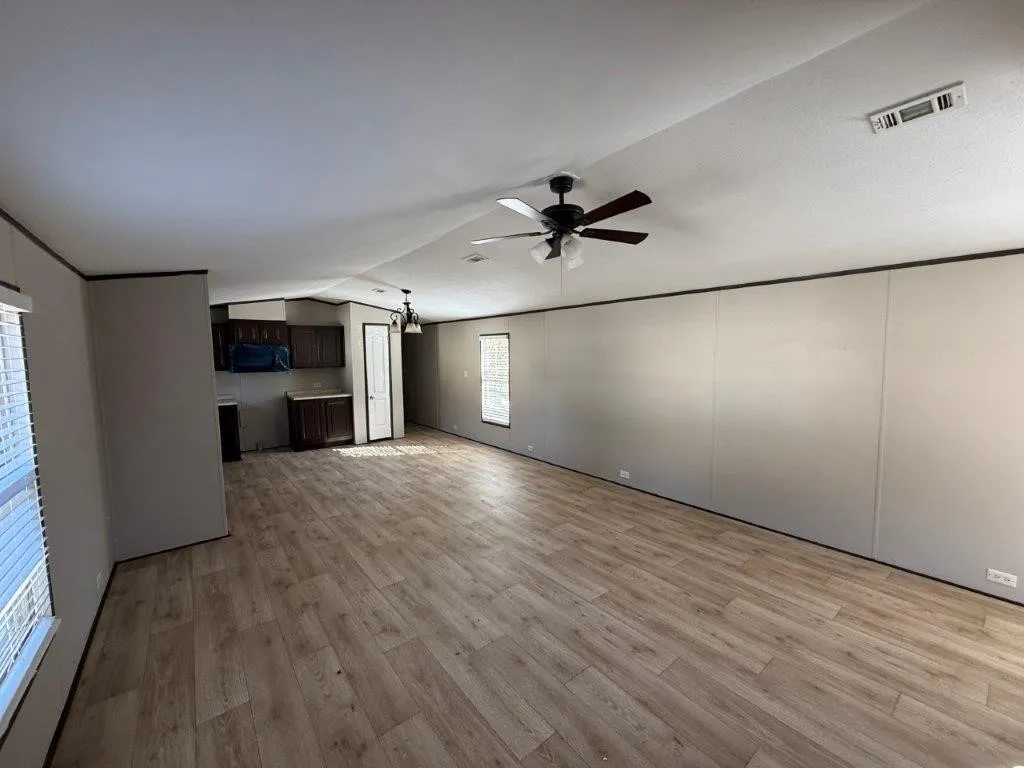Mobile Home For Sale in Hood County , 5421 Lake View Drive, Granbury, Texas 76048, 4 Bedroom, 2 Bathroom, Garage spaces, 1,200 Sqft, built in 2019, mls#21107391, Real Estate Agent in Granbury, Homes For Sale in Hood county, Homes For Sale in Granbury, Realtor in Granbury Texas, Real Estate Brokerage Independent Realty Texas, Luminita Cordes Realtor