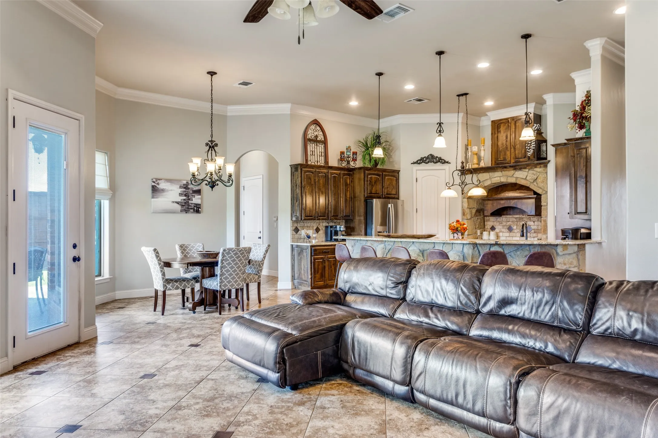 Single Family Residence For Sale in Palo Pinto County , 122 Turtle Dove Lane, Possum Kingdom Lake, Texas 76449, 6 Bedroom, 5 Bathroom, 4 Garage spaces, 3,413 Sqft, built in 2012, mls#21074956, Real Estate Agent in Possum Kingdom Lake, Homes For Sale in Palo Pinto county, Homes For Sale in Possum Kingdom Lake, Realtor in Possum Kingdom Lake Texas, Real Estate Brokerage Independent Realty Texas, Luminita Cordes Realtor
