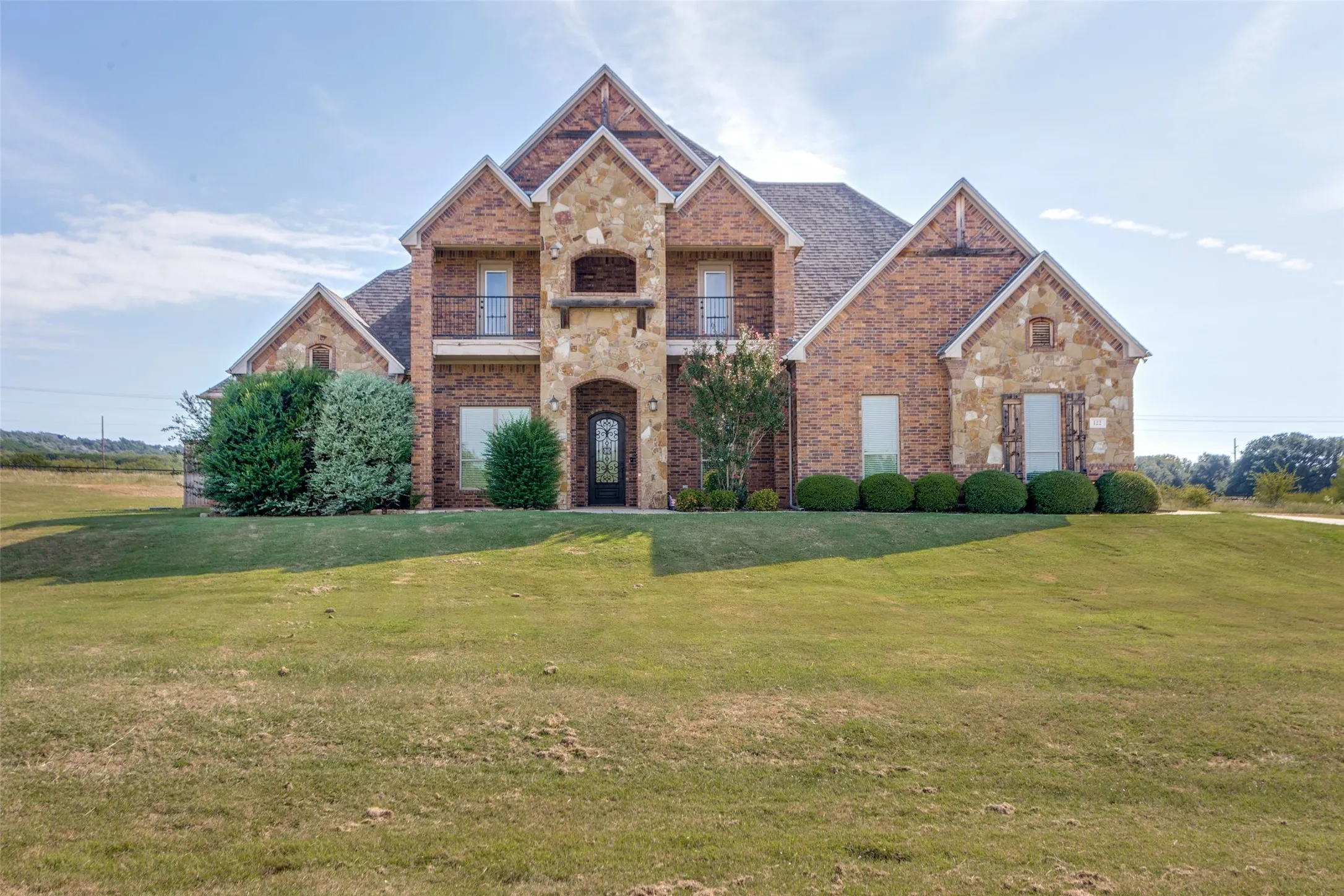 Single Family Residence For Sale in Palo Pinto County , 122 Turtle Dove Lane, Possum Kingdom Lake, Texas 76449, 6 Bedroom, 5 Bathroom, 4 Garage spaces, 3,413 Sqft, built in 2012, mls#21074956, Real Estate Agent in Possum Kingdom Lake, Homes For Sale in Palo Pinto county, Homes For Sale in Possum Kingdom Lake, Realtor in Possum Kingdom Lake Texas, Real Estate Brokerage Independent Realty Texas, Luminita Cordes Realtor