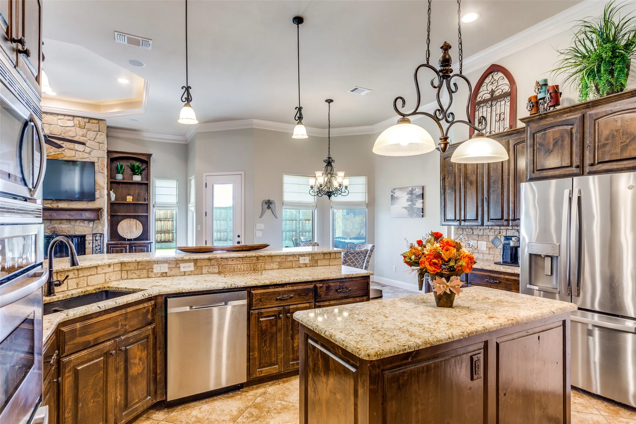 Single Family Residence For Sale in Palo Pinto County , 122 Turtle Dove Lane, Possum Kingdom Lake, Texas 76449, 6 Bedroom, 5 Bathroom, 4 Garage spaces, 3,413 Sqft, built in 2012, mls#21074956, Real Estate Agent in Possum Kingdom Lake, Homes For Sale in Palo Pinto county, Homes For Sale in Possum Kingdom Lake, Realtor in Possum Kingdom Lake Texas, Real Estate Brokerage Independent Realty Texas, Luminita Cordes Realtor