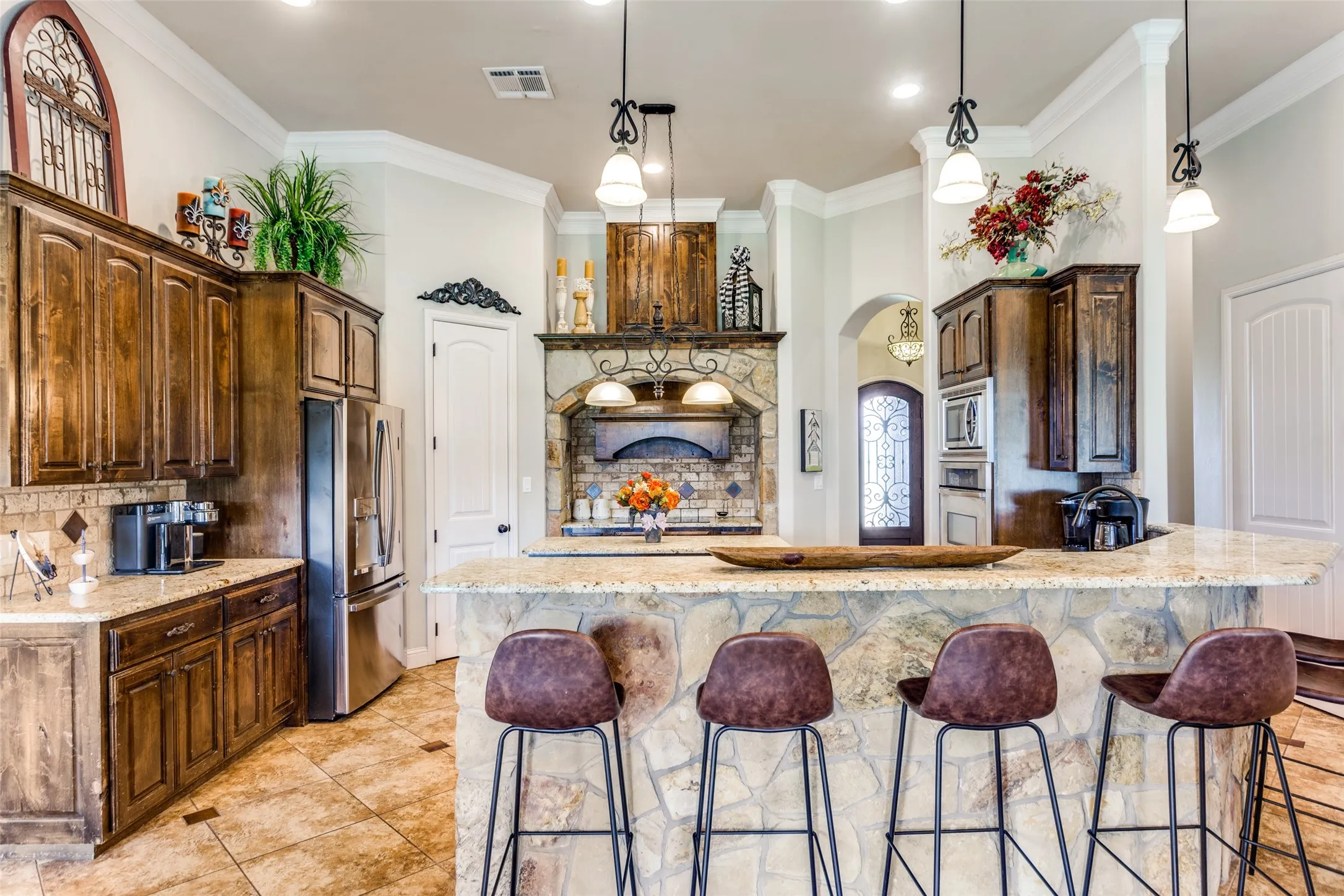Single Family Residence For Sale in Palo Pinto County , 122 Turtle Dove Lane, Possum Kingdom Lake, Texas 76449, 6 Bedroom, 5 Bathroom, 4 Garage spaces, 3,413 Sqft, built in 2012, mls#21074956, Real Estate Agent in Possum Kingdom Lake, Homes For Sale in Palo Pinto county, Homes For Sale in Possum Kingdom Lake, Realtor in Possum Kingdom Lake Texas, Real Estate Brokerage Independent Realty Texas, Luminita Cordes Realtor