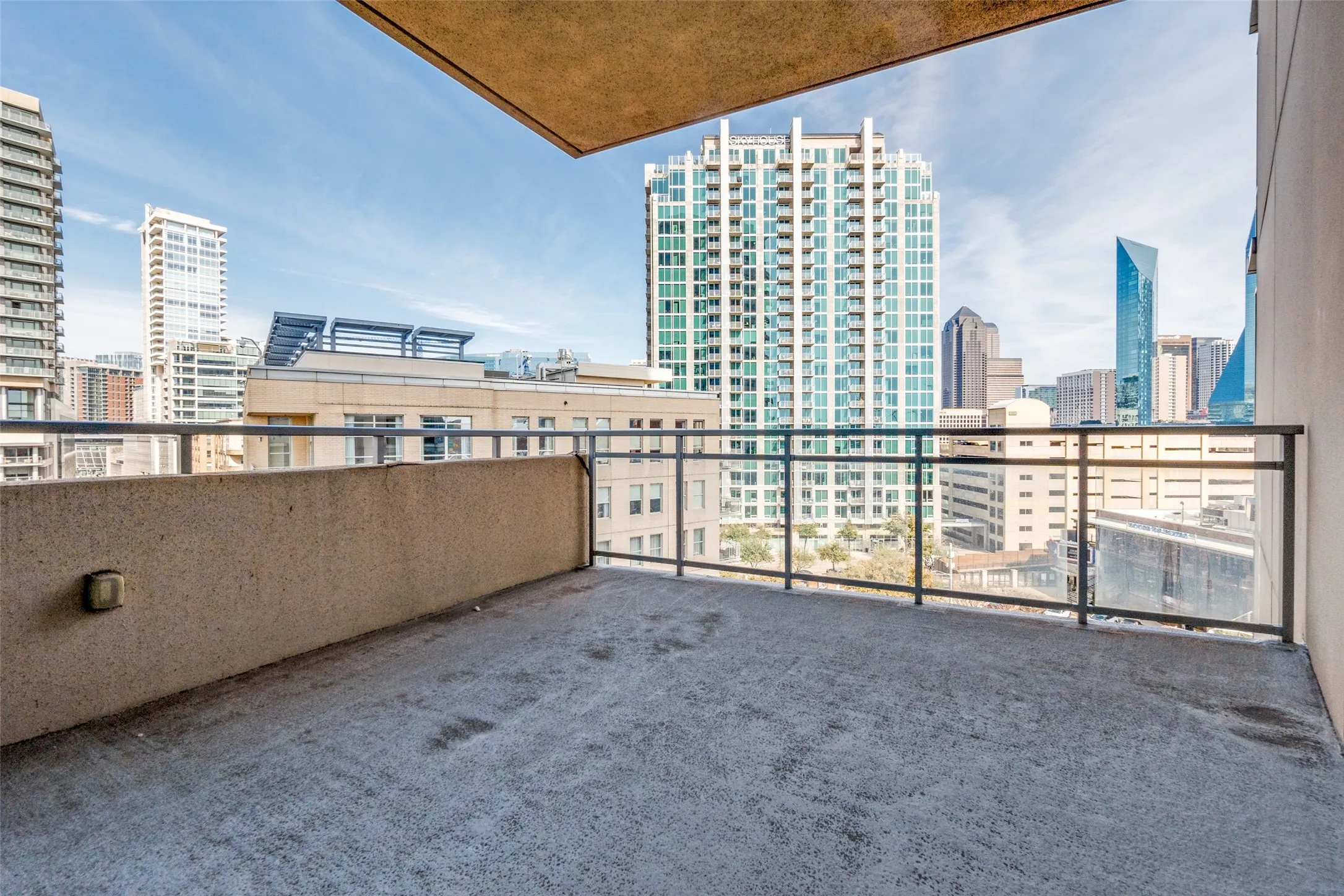 Balcony featuring a view of the park in Victory Park and Downtown Dallas