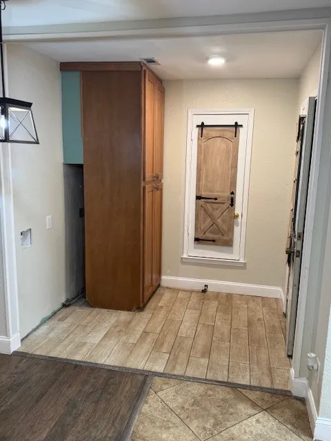 Single Family Residence For Sale in Ellis County , 3106 Sanger Creek Way, Waxahachie, Texas 75165, 3 Bedrooms, 2 Bathrooms, 2 Garage spaces, 2,015 Sqft, built in 1985, Price $304,500, mls#21110414, Real Estate Agent in Waxahachie, Homes For Sale in Ellis county, Homes For Sale in Waxahachie, Realtor in Waxahachie Texas, Real Estate Brokerage Independent Realty Texas, Luminita Cordes Realtor