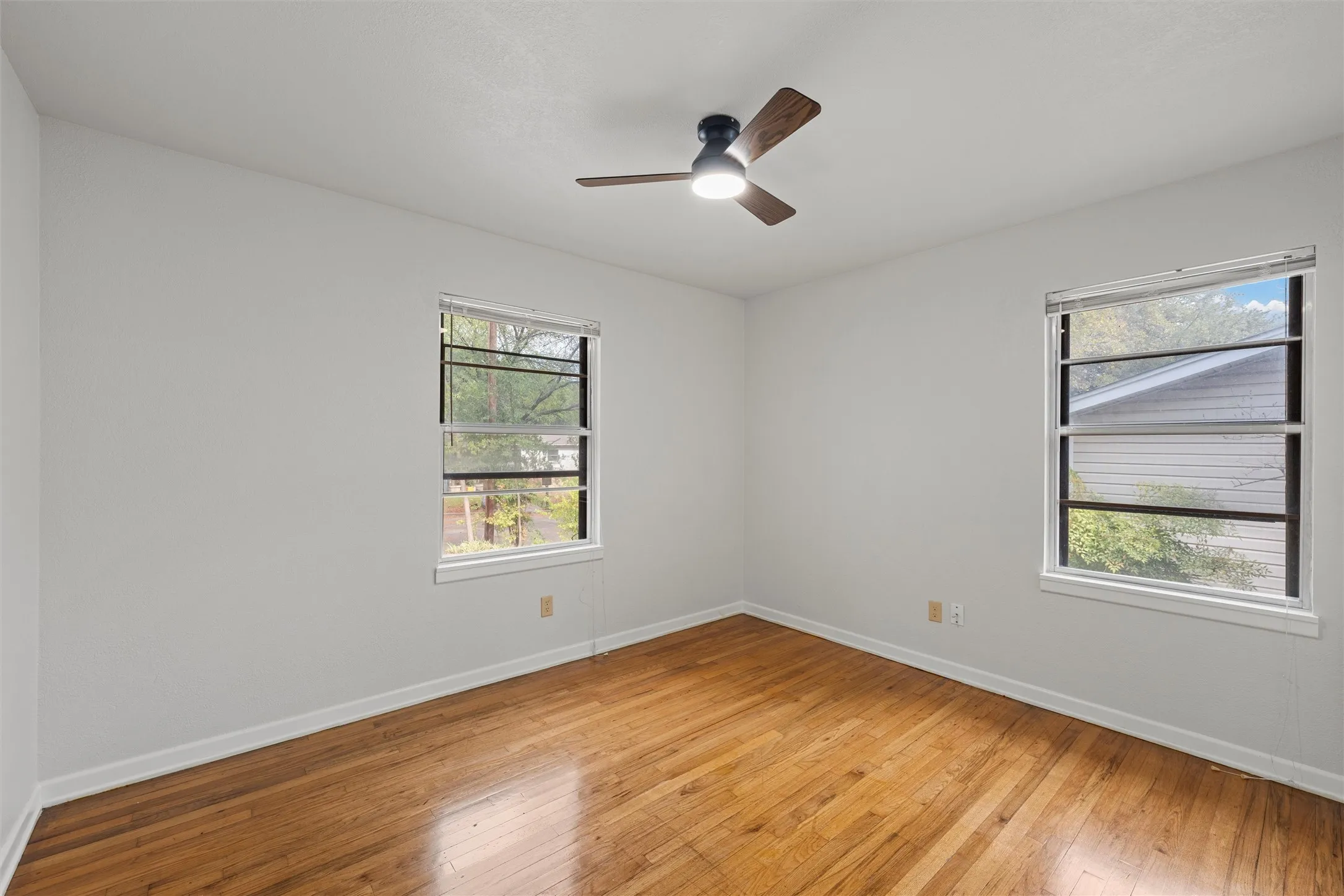 Single Family Residence For Sale in Mc Lennan County , 2624 Alvin Street, Waco, Texas 76708, 3 Bedroom, 2 Bathroom, Garage spaces, 1,815 Sqft, built in 1959, mls#21096963, Real Estate Agent in Waco, Homes For Sale in Mc Lennan county, Homes For Sale in Waco, Realtor in Waco Texas, Real Estate Brokerage Independent Realty Texas, Luminita Cordes Realtor