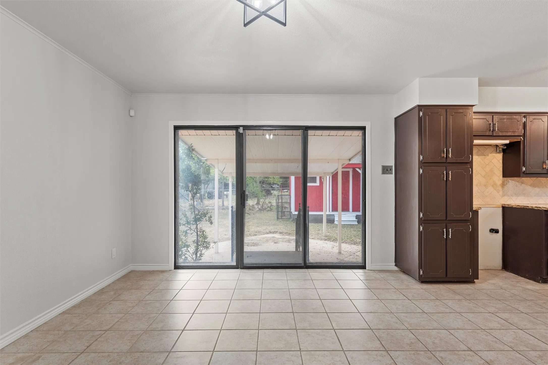 Single Family Residence For Sale in Mc Lennan County , 2624 Alvin Street, Waco, Texas 76708, 3 Bedroom, 2 Bathroom, Garage spaces, 1,815 Sqft, built in 1959, mls#21096963, Real Estate Agent in Waco, Homes For Sale in Mc Lennan county, Homes For Sale in Waco, Realtor in Waco Texas, Real Estate Brokerage Independent Realty Texas, Luminita Cordes Realtor
