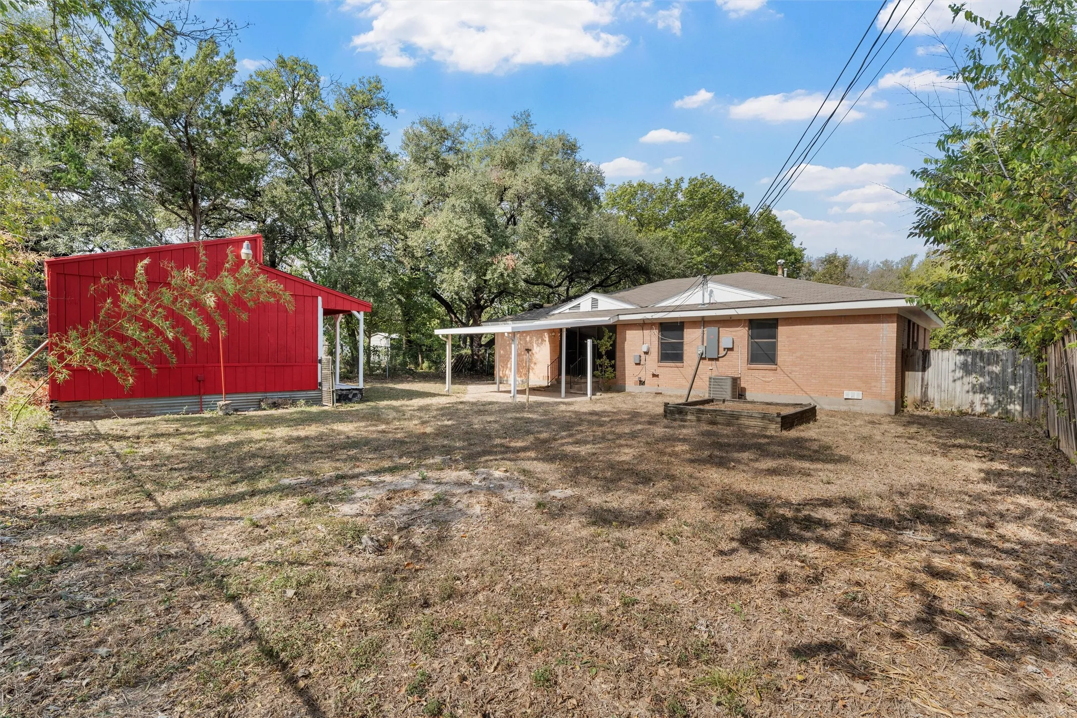 Single Family Residence For Sale in Mc Lennan County , 2624 Alvin Street, Waco, Texas 76708, 3 Bedroom, 2 Bathroom, Garage spaces, 1,815 Sqft, built in 1959, mls#21096963, Real Estate Agent in Waco, Homes For Sale in Mc Lennan county, Homes For Sale in Waco, Realtor in Waco Texas, Real Estate Brokerage Independent Realty Texas, Luminita Cordes Realtor