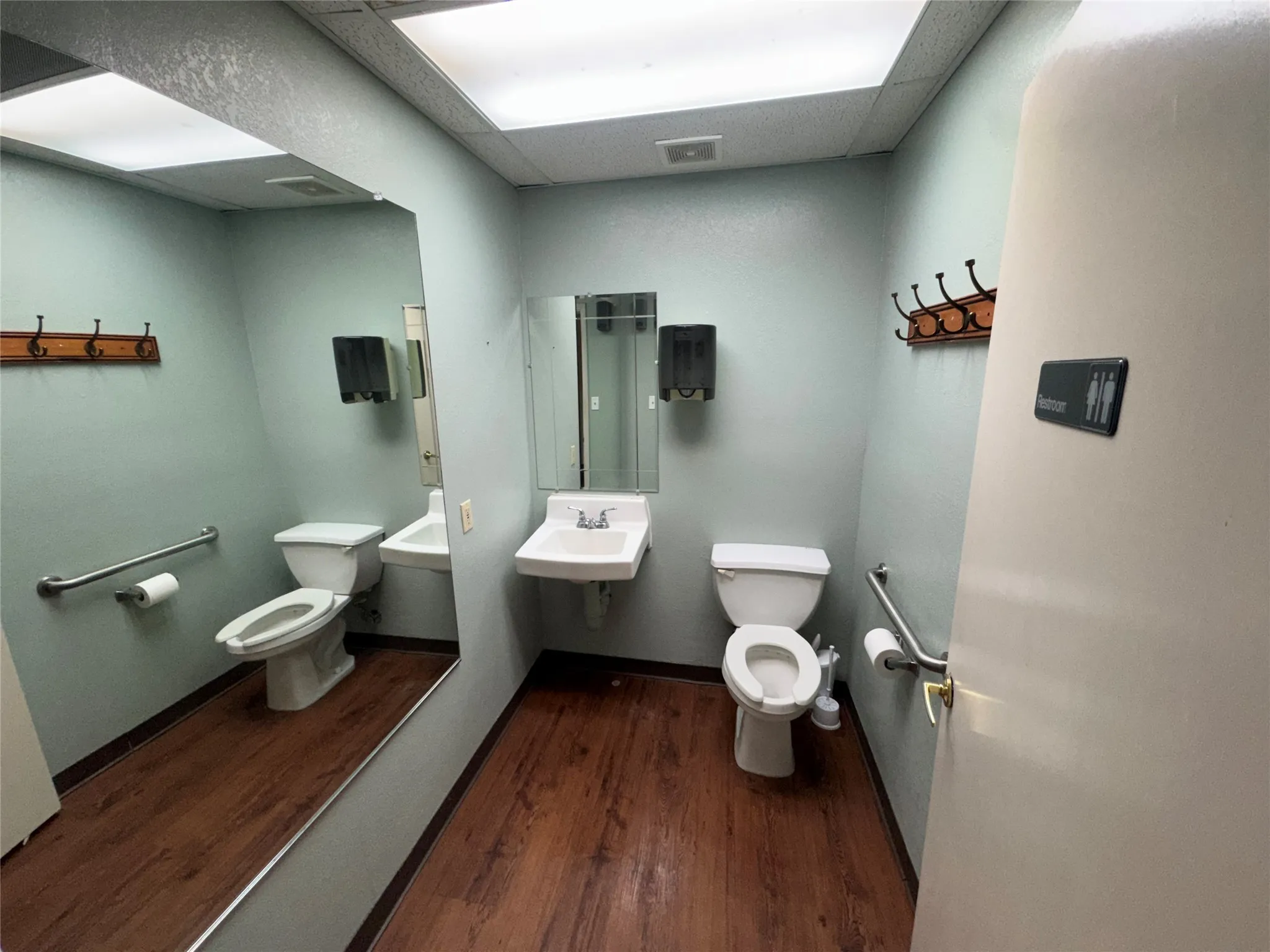 Office For Rent in Hood County , 340 S Morgan Street 322, Granbury, Texas 76048, 0, 0, Garage spaces, 0 Sqft, built in 1985, Preowned, mls#21110781, Real Estate Agent in Granbury, Homes For Rent in Hood county, Homes For Rent in Granbury, Realtor in Granbury Texas, Real Estate Brokerage Independent Realty Texas, Luminita Cordes Realtor