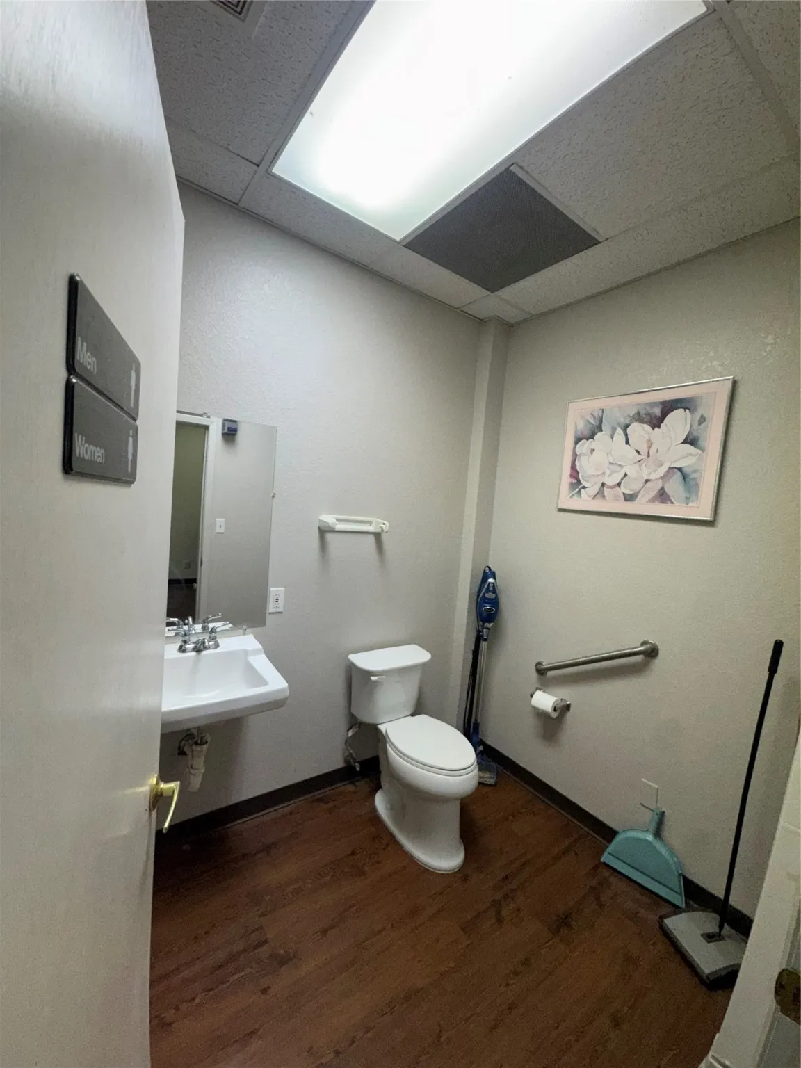 Office For Rent in Hood County , 340 S Morgan Street 322, Granbury, Texas 76048, 0, 0, Garage spaces, 0 Sqft, built in 1985, Preowned, mls#21110781, Real Estate Agent in Granbury, Homes For Rent in Hood county, Homes For Rent in Granbury, Realtor in Granbury Texas, Real Estate Brokerage Independent Realty Texas, Luminita Cordes Realtor