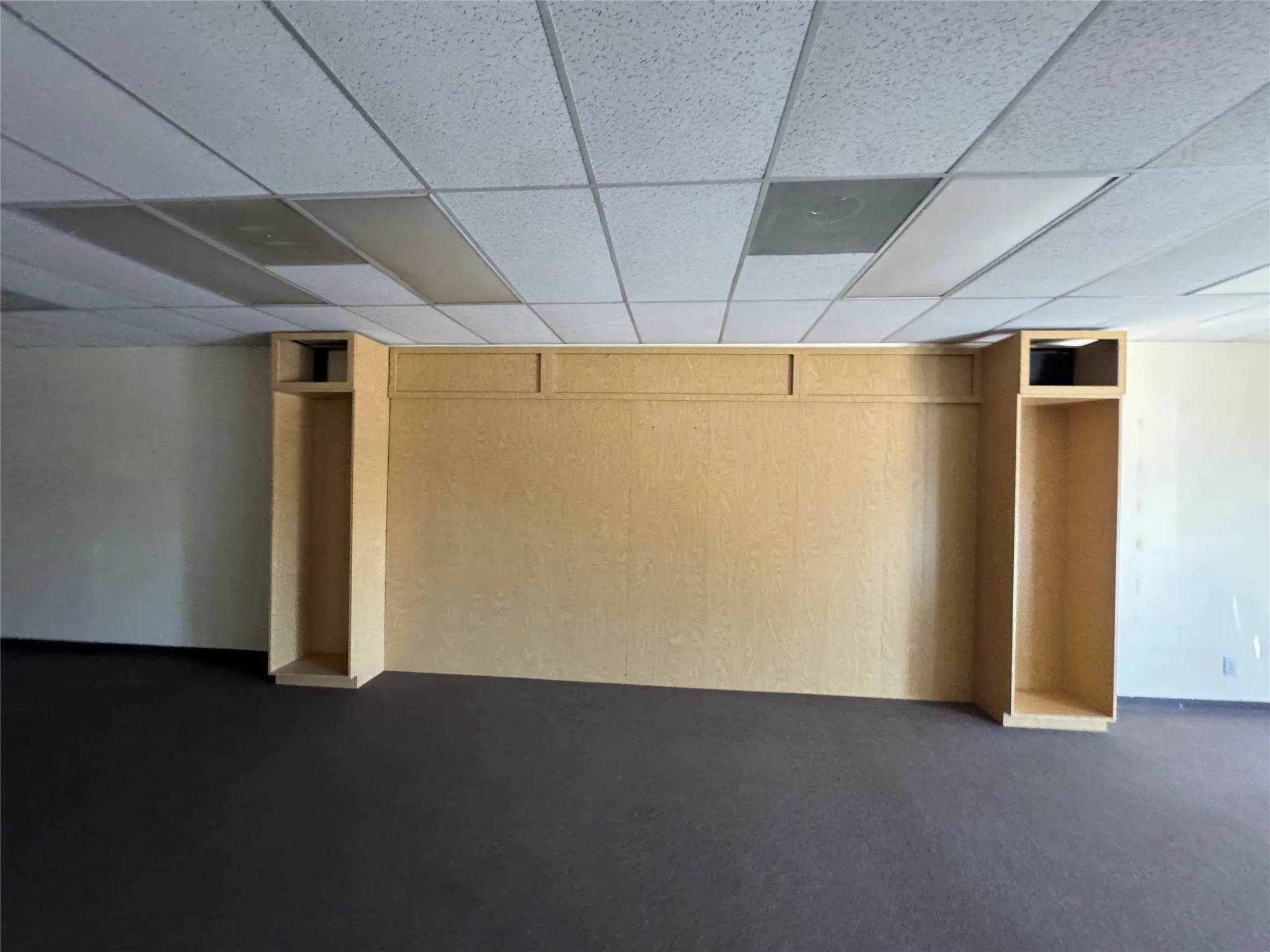 Office For Rent in Hood County , 340 S Morgan Street 322, Granbury, Texas 76048, 0, 0, Garage spaces, 0 Sqft, built in 1985, Preowned, mls#21110781, Real Estate Agent in Granbury, Homes For Rent in Hood county, Homes For Rent in Granbury, Realtor in Granbury Texas, Real Estate Brokerage Independent Realty Texas, Luminita Cordes Realtor