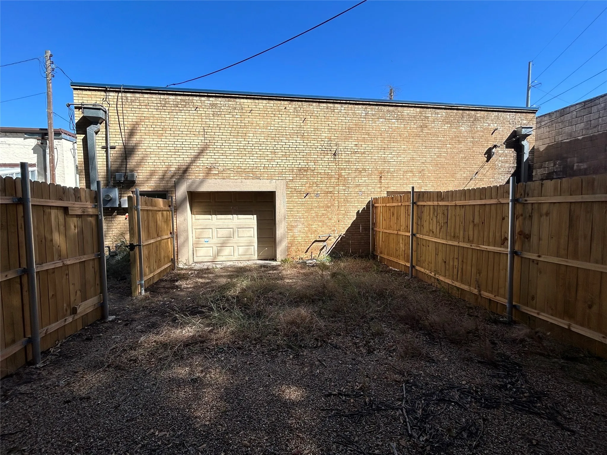 Retail For Sale in Smith County , 121 S Glenwood Boulevard, Tyler, Texas 75702, 0, 0, Garage spaces, 0 Sqft, built in 1950, Preowned, Price $199,000, mls#21110909, Real Estate Agent in Tyler, Homes For Sale in Smith county, Homes For Sale in Tyler, Realtor in Tyler Texas, Real Estate Brokerage Independent Realty Texas, Luminita Cordes Realtor