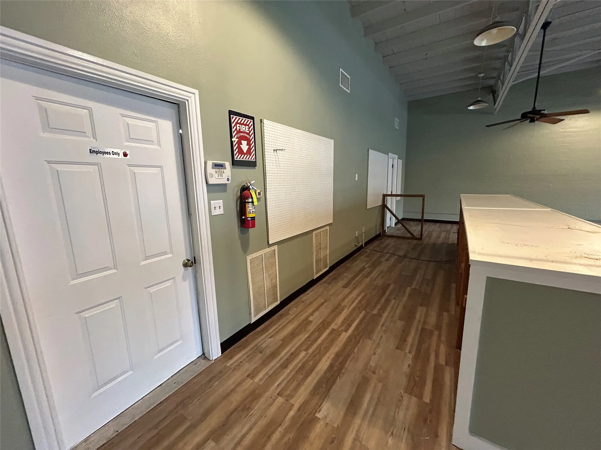 Retail For Sale in Smith County , 121 S Glenwood Boulevard, Tyler, Texas 75702, 0, 0, Garage spaces, 0 Sqft, built in 1950, Preowned, Price $199,000, mls#21110909, Real Estate Agent in Tyler, Homes For Sale in Smith county, Homes For Sale in Tyler, Realtor in Tyler Texas, Real Estate Brokerage Independent Realty Texas, Luminita Cordes Realtor