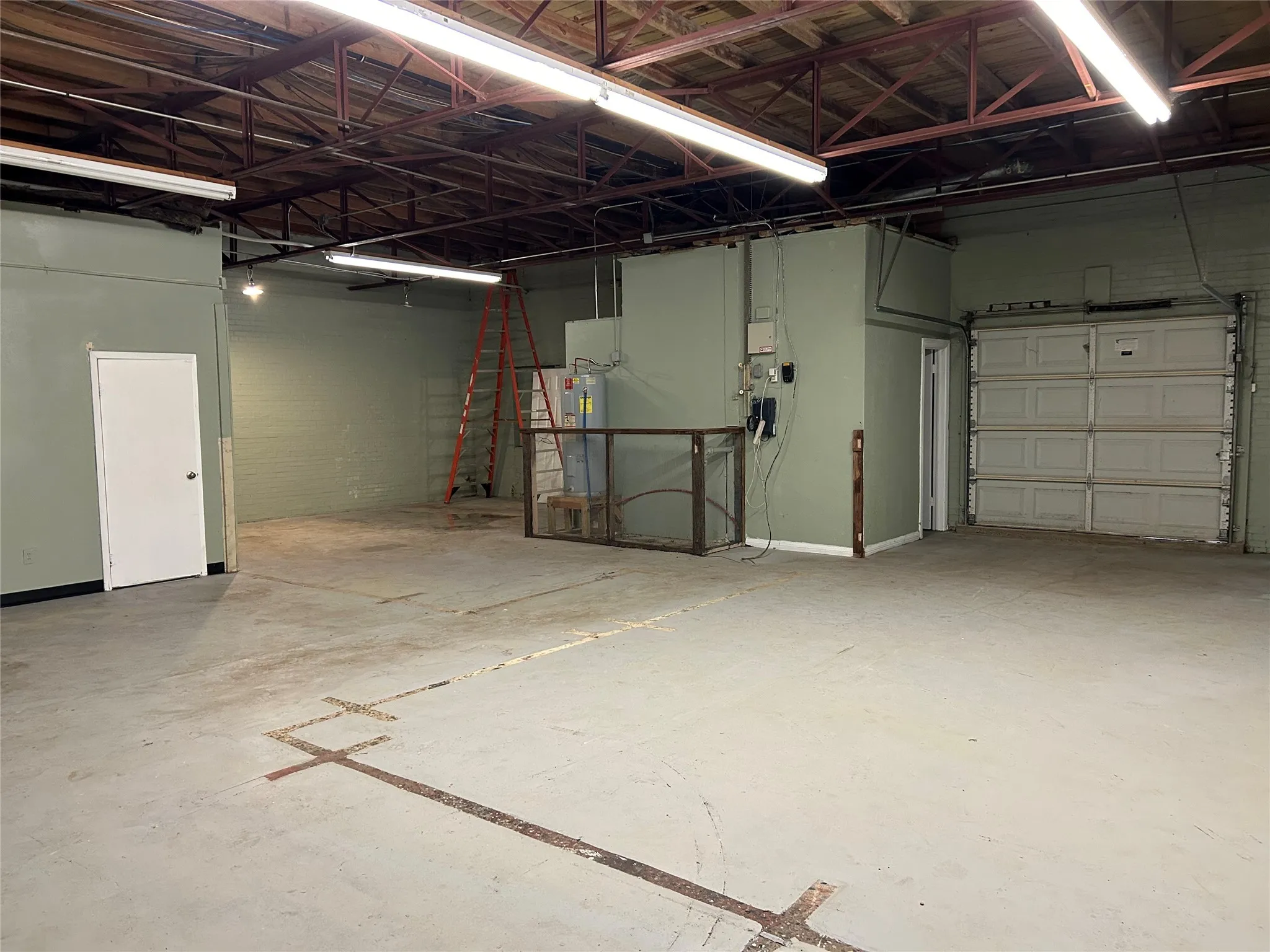 Retail For Sale in Smith County , 121 S Glenwood Boulevard, Tyler, Texas 75702, 0, 0, Garage spaces, 0 Sqft, built in 1950, Preowned, Price $199,000, mls#21110909, Real Estate Agent in Tyler, Homes For Sale in Smith county, Homes For Sale in Tyler, Realtor in Tyler Texas, Real Estate Brokerage Independent Realty Texas, Luminita Cordes Realtor
