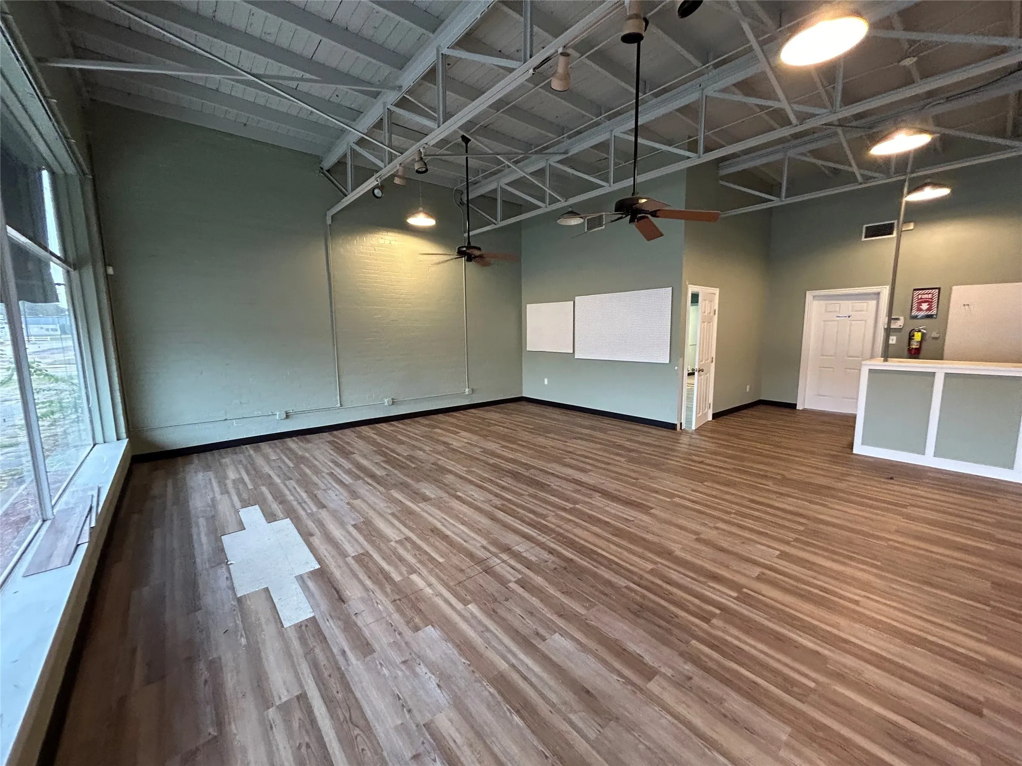 Retail For Sale in Smith County , 121 S Glenwood Boulevard, Tyler, Texas 75702, 0, 0, Garage spaces, 0 Sqft, built in 1950, Preowned, Price $199,000, mls#21110909, Real Estate Agent in Tyler, Homes For Sale in Smith county, Homes For Sale in Tyler, Realtor in Tyler Texas, Real Estate Brokerage Independent Realty Texas, Luminita Cordes Realtor