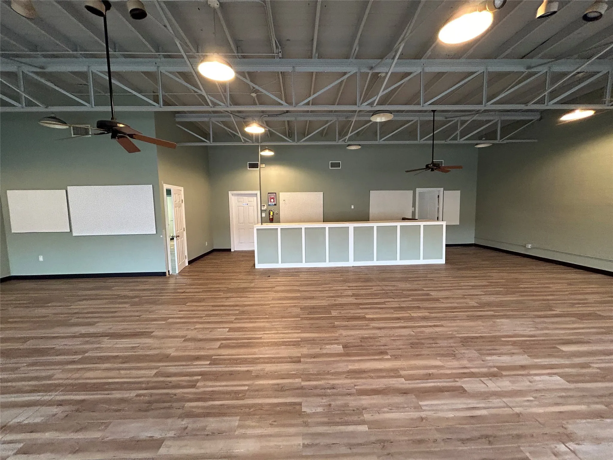 Retail For Sale in Smith County , 121 S Glenwood Boulevard, Tyler, Texas 75702, 0, 0, Garage spaces, 0 Sqft, built in 1950, Preowned, Price $199,000, mls#21110909, Real Estate Agent in Tyler, Homes For Sale in Smith county, Homes For Sale in Tyler, Realtor in Tyler Texas, Real Estate Brokerage Independent Realty Texas, Luminita Cordes Realtor
