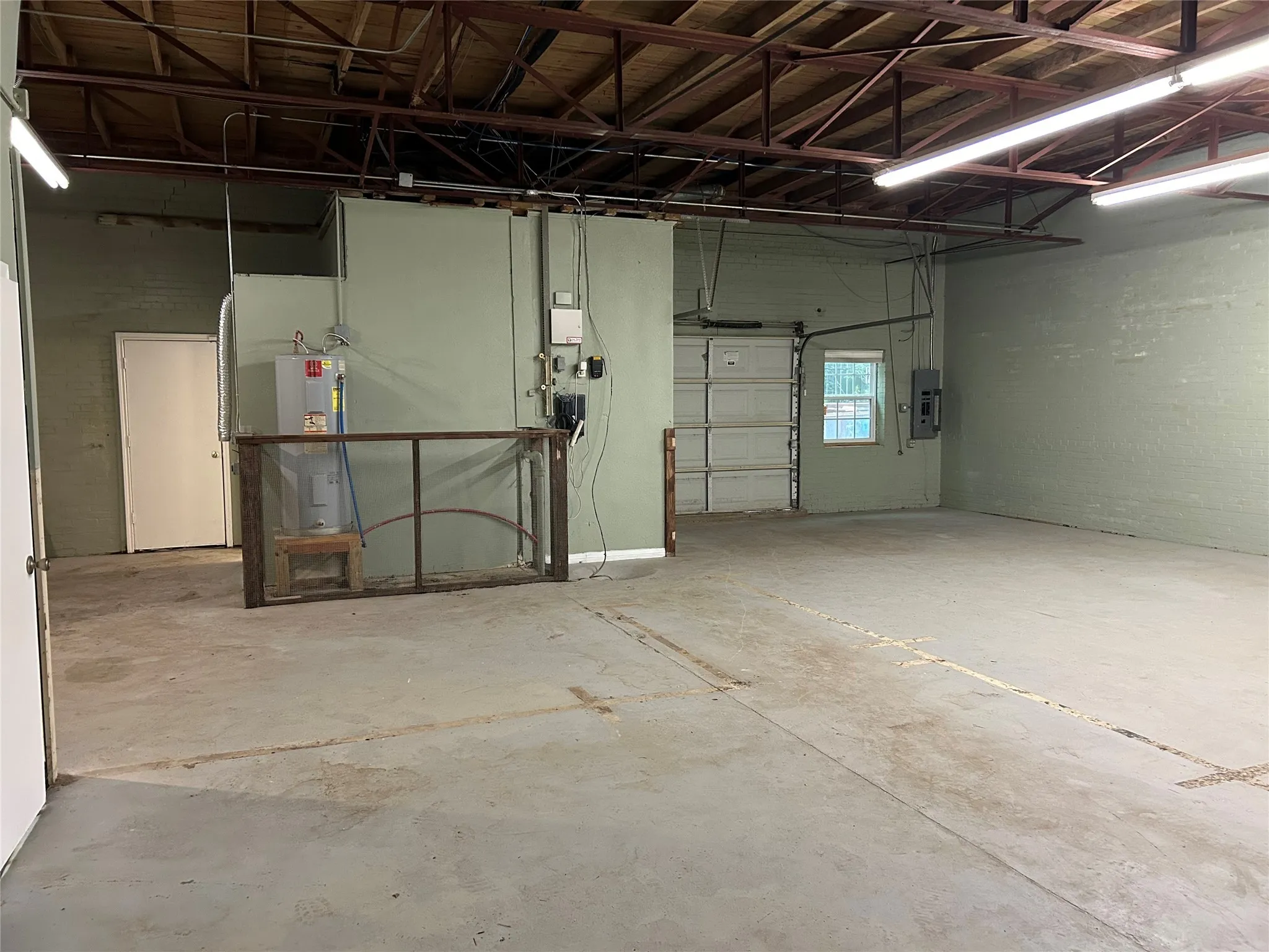 Retail For Sale in Smith County , 121 S Glenwood Boulevard, Tyler, Texas 75702, 0, 0, Garage spaces, 0 Sqft, built in 1950, Preowned, Price $199,000, mls#21110909, Real Estate Agent in Tyler, Homes For Sale in Smith county, Homes For Sale in Tyler, Realtor in Tyler Texas, Real Estate Brokerage Independent Realty Texas, Luminita Cordes Realtor