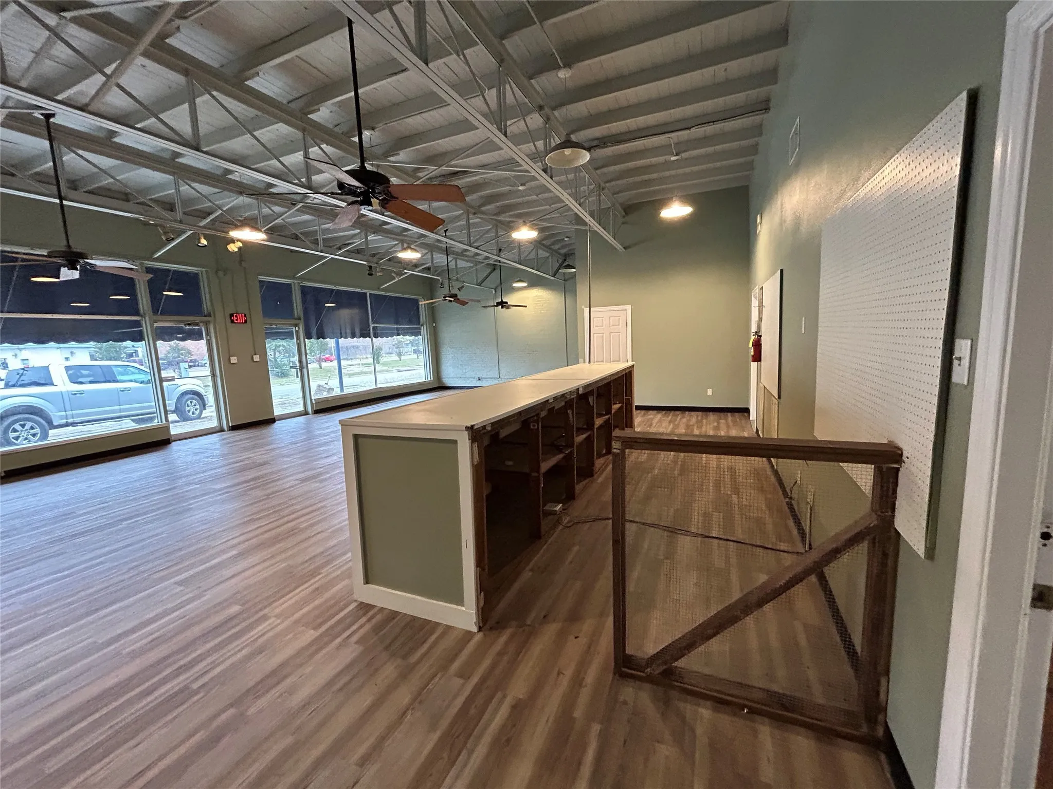Retail For Sale in Smith County , 121 S Glenwood Boulevard, Tyler, Texas 75702, 0, 0, Garage spaces, 0 Sqft, built in 1950, Preowned, Price $199,000, mls#21110909, Real Estate Agent in Tyler, Homes For Sale in Smith county, Homes For Sale in Tyler, Realtor in Tyler Texas, Real Estate Brokerage Independent Realty Texas, Luminita Cordes Realtor