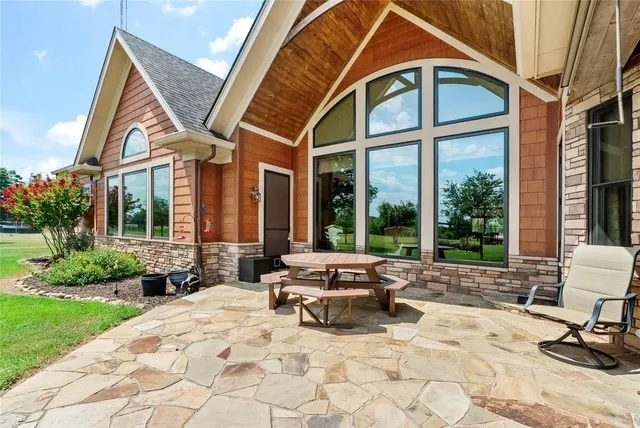 Single Family Residence For Sale in Lamar County , 695 County Road 36120 Road, Honey Grove, Texas 75446, 5 Bedrooms, 6 Bathrooms, 3 Garage spaces, 7,500 Sqft, built in 2013, Price $2,499,000, mls#21108808, Real Estate Agent in Honey Grove, Homes For Sale in Lamar county, Homes For Sale in Honey Grove, Realtor in Honey Grove Texas, Real Estate Brokerage Independent Realty Texas, Luminita Cordes Realtor