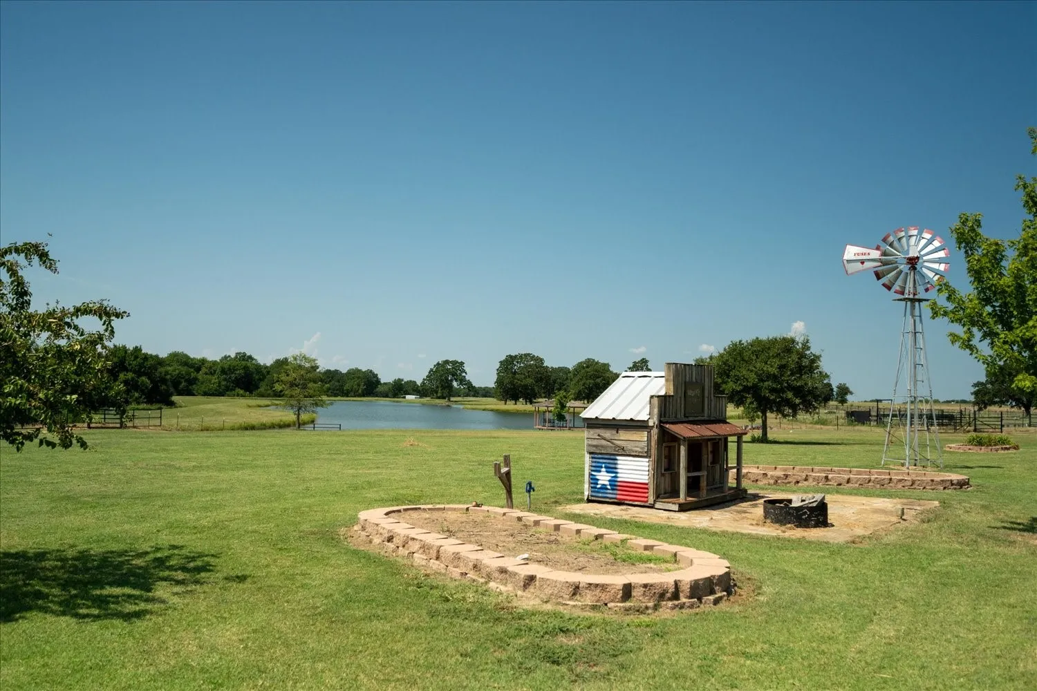 Single Family Residence For Sale in Lamar County , 695 County Road 36120 Road, Honey Grove, Texas 75446, 5 Bedrooms, 6 Bathrooms, 3 Garage spaces, 7,500 Sqft, built in 2013, Price $2,499,000, mls#21108808, Real Estate Agent in Honey Grove, Homes For Sale in Lamar county, Homes For Sale in Honey Grove, Realtor in Honey Grove Texas, Real Estate Brokerage Independent Realty Texas, Luminita Cordes Realtor
