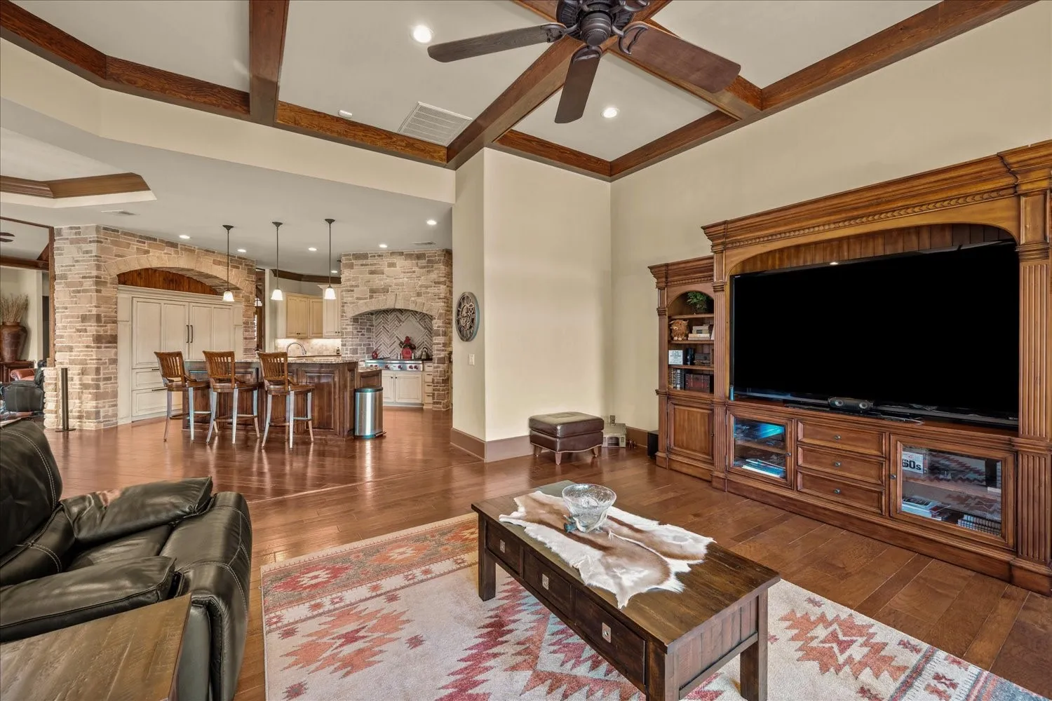 Single Family Residence For Sale in Lamar County , 695 County Road 36120 Road, Honey Grove, Texas 75446, 5 Bedrooms, 6 Bathrooms, 3 Garage spaces, 7,500 Sqft, built in 2013, Price $2,499,000, mls#21108808, Real Estate Agent in Honey Grove, Homes For Sale in Lamar county, Homes For Sale in Honey Grove, Realtor in Honey Grove Texas, Real Estate Brokerage Independent Realty Texas, Luminita Cordes Realtor