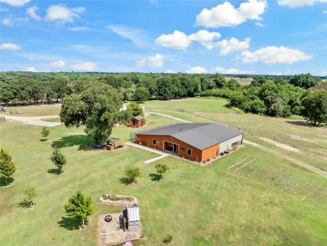 Single Family Residence For Sale in Lamar County , 695 County Road 36120 Road, Honey Grove, Texas 75446, 5 Bedrooms, 6 Bathrooms, 3 Garage spaces, 7,500 Sqft, built in 2013, Price $2,499,000, mls#21108808, Real Estate Agent in Honey Grove, Homes For Sale in Lamar county, Homes For Sale in Honey Grove, Realtor in Honey Grove Texas, Real Estate Brokerage Independent Realty Texas, Luminita Cordes Realtor