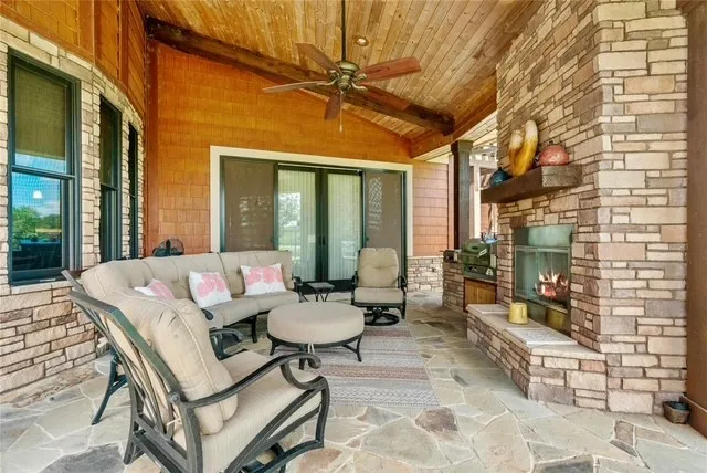 Single Family Residence For Sale in Lamar County , 695 County Road 36120 Road, Honey Grove, Texas 75446, 5 Bedrooms, 6 Bathrooms, 3 Garage spaces, 7,500 Sqft, built in 2013, Price $2,499,000, mls#21108808, Real Estate Agent in Honey Grove, Homes For Sale in Lamar county, Homes For Sale in Honey Grove, Realtor in Honey Grove Texas, Real Estate Brokerage Independent Realty Texas, Luminita Cordes Realtor