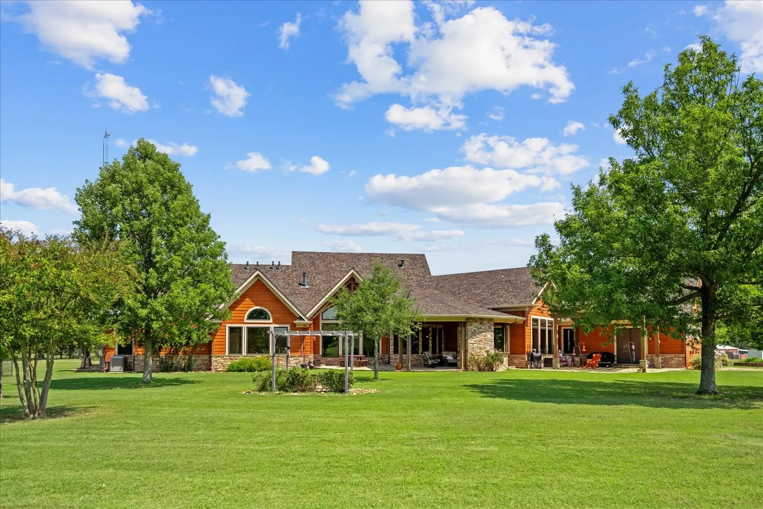 Single Family Residence For Sale in Lamar County , 695 County Road 36120 Road, Honey Grove, Texas 75446, 5 Bedrooms, 6 Bathrooms, 3 Garage spaces, 7,500 Sqft, built in 2013, Price $2,499,000, mls#21108808, Real Estate Agent in Honey Grove, Homes For Sale in Lamar county, Homes For Sale in Honey Grove, Realtor in Honey Grove Texas, Real Estate Brokerage Independent Realty Texas, Luminita Cordes Realtor