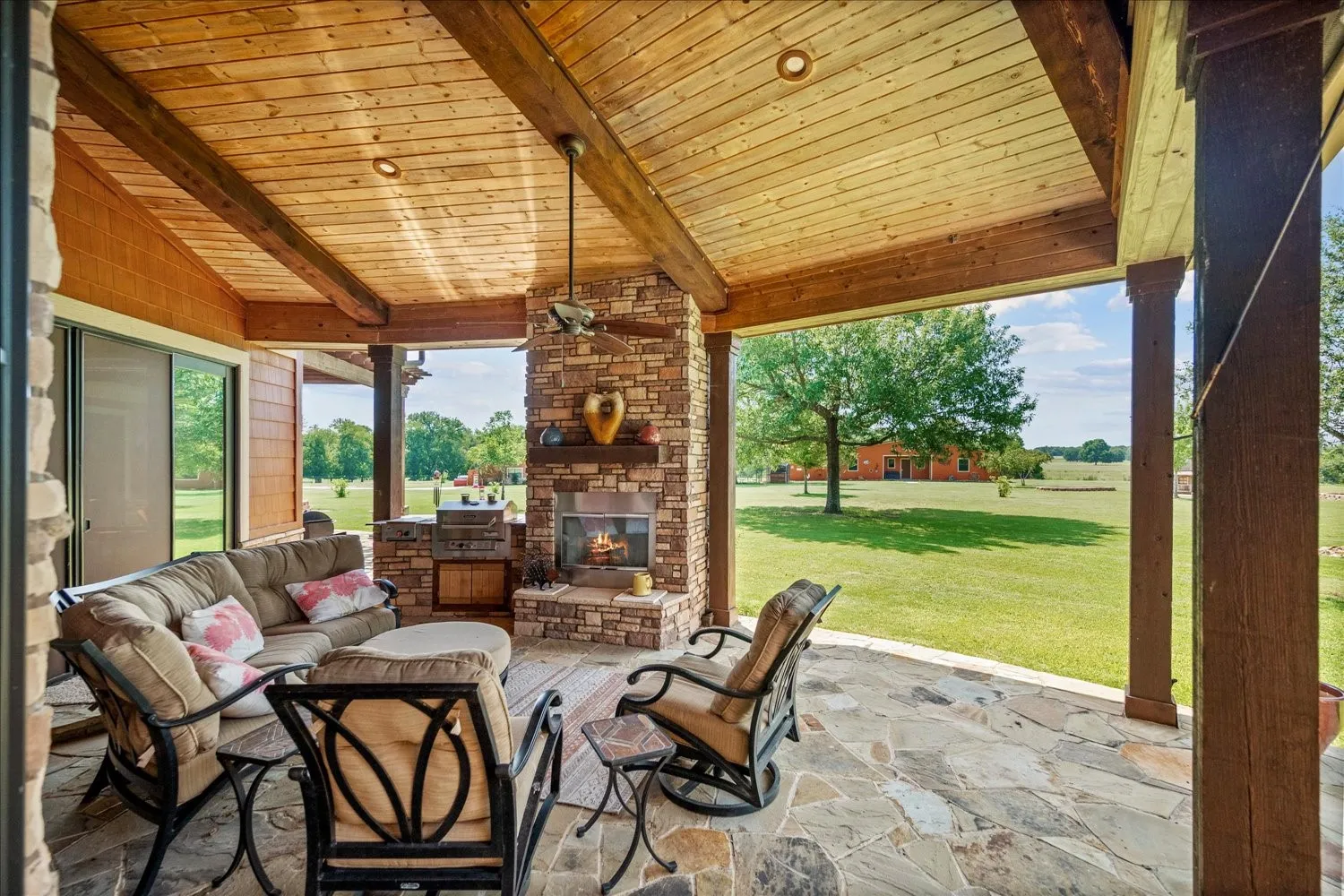 Single Family Residence For Sale in Lamar County , 695 County Road 36120 Road, Honey Grove, Texas 75446, 5 Bedrooms, 6 Bathrooms, 3 Garage spaces, 7,500 Sqft, built in 2013, Price $2,499,000, mls#21108808, Real Estate Agent in Honey Grove, Homes For Sale in Lamar county, Homes For Sale in Honey Grove, Realtor in Honey Grove Texas, Real Estate Brokerage Independent Realty Texas, Luminita Cordes Realtor