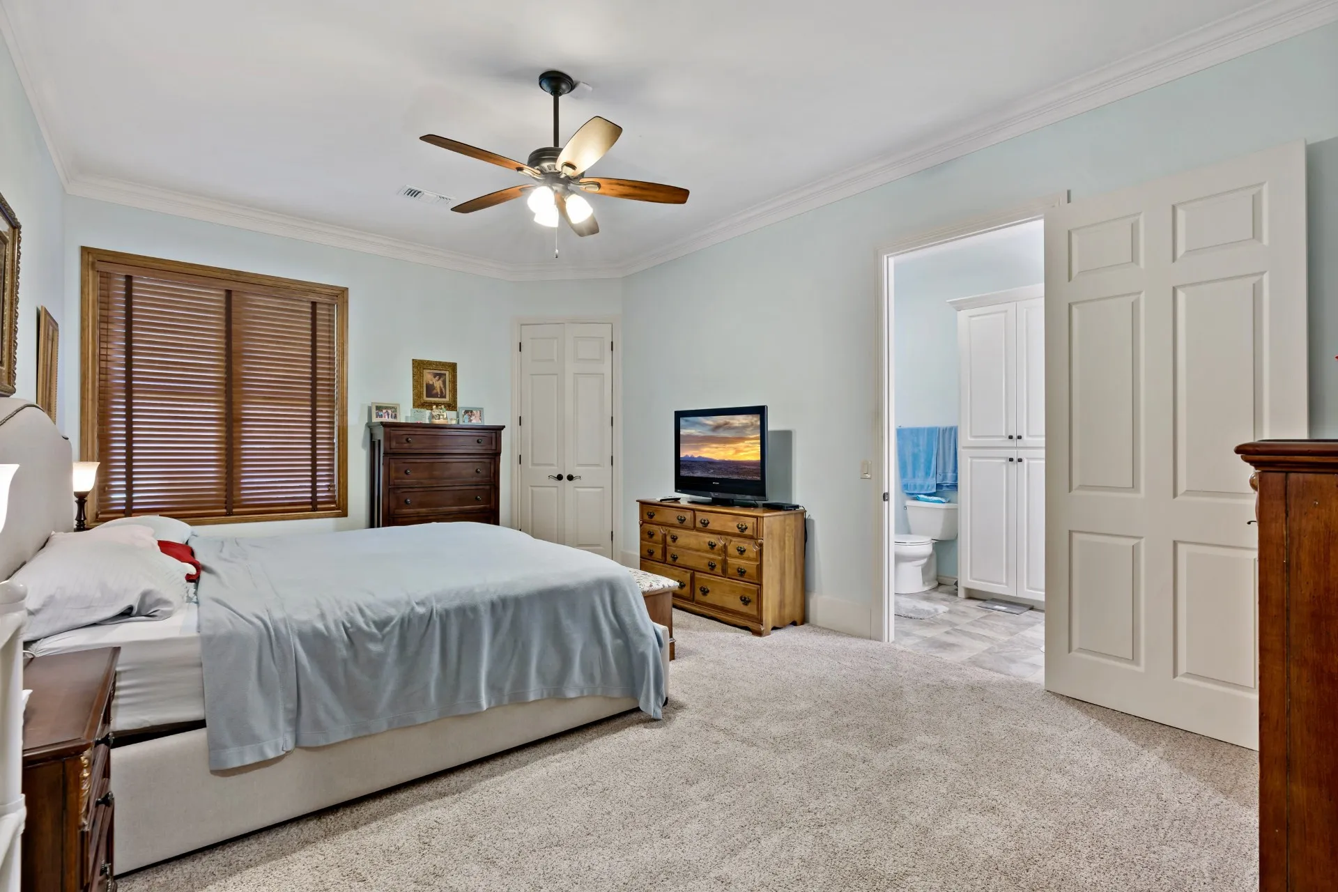 Single Family Residence For Sale in Lamar County , 695 County Road 36120 Road, Honey Grove, Texas 75446, 5 Bedrooms, 6 Bathrooms, 3 Garage spaces, 7,500 Sqft, built in 2013, Price $2,499,000, mls#21108808, Real Estate Agent in Honey Grove, Homes For Sale in Lamar county, Homes For Sale in Honey Grove, Realtor in Honey Grove Texas, Real Estate Brokerage Independent Realty Texas, Luminita Cordes Realtor