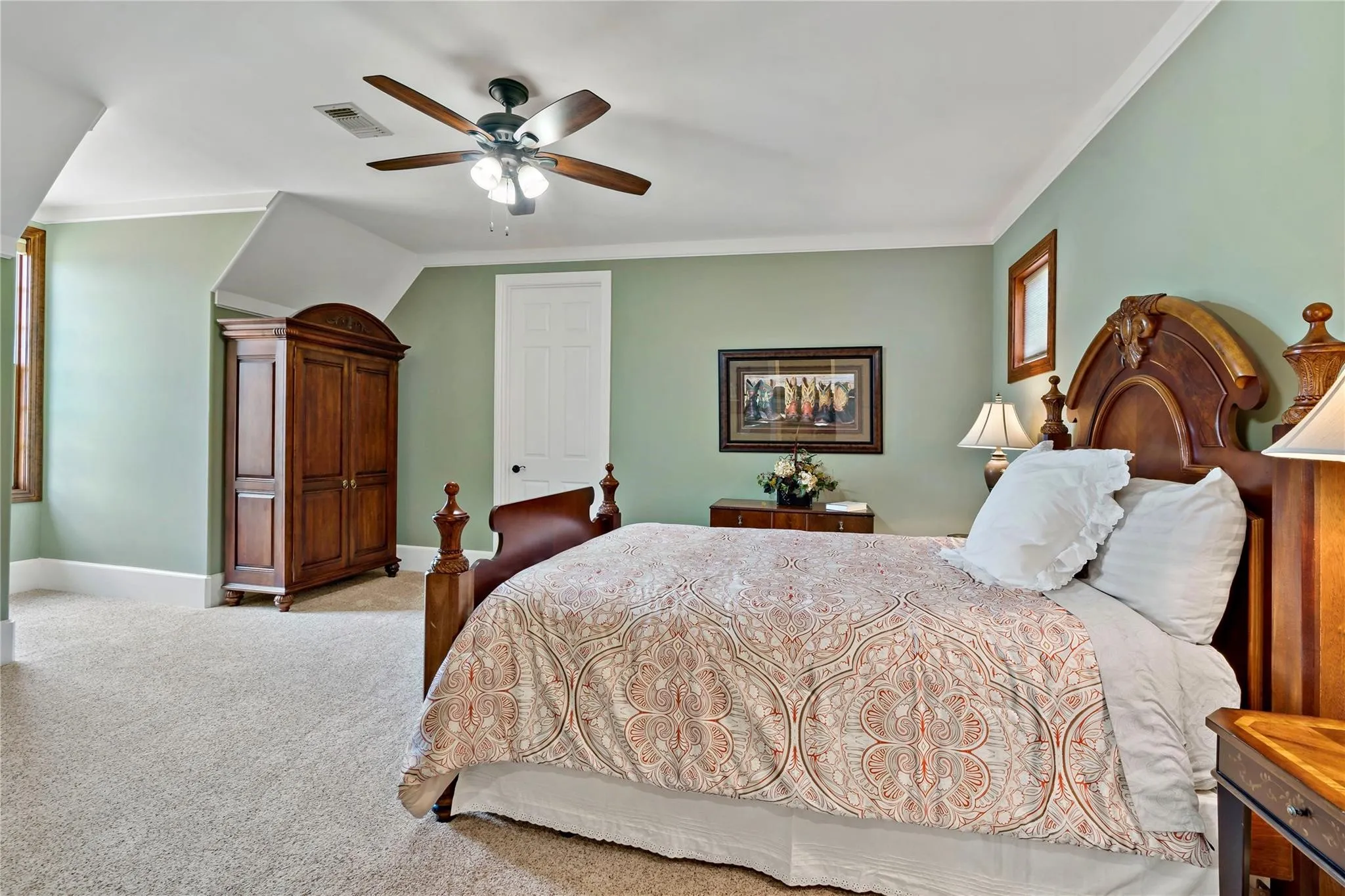 Single Family Residence For Sale in Lamar County , 695 County Road 36120 Road, Honey Grove, Texas 75446, 5 Bedrooms, 6 Bathrooms, 3 Garage spaces, 7,500 Sqft, built in 2013, Price $2,499,000, mls#21108808, Real Estate Agent in Honey Grove, Homes For Sale in Lamar county, Homes For Sale in Honey Grove, Realtor in Honey Grove Texas, Real Estate Brokerage Independent Realty Texas, Luminita Cordes Realtor