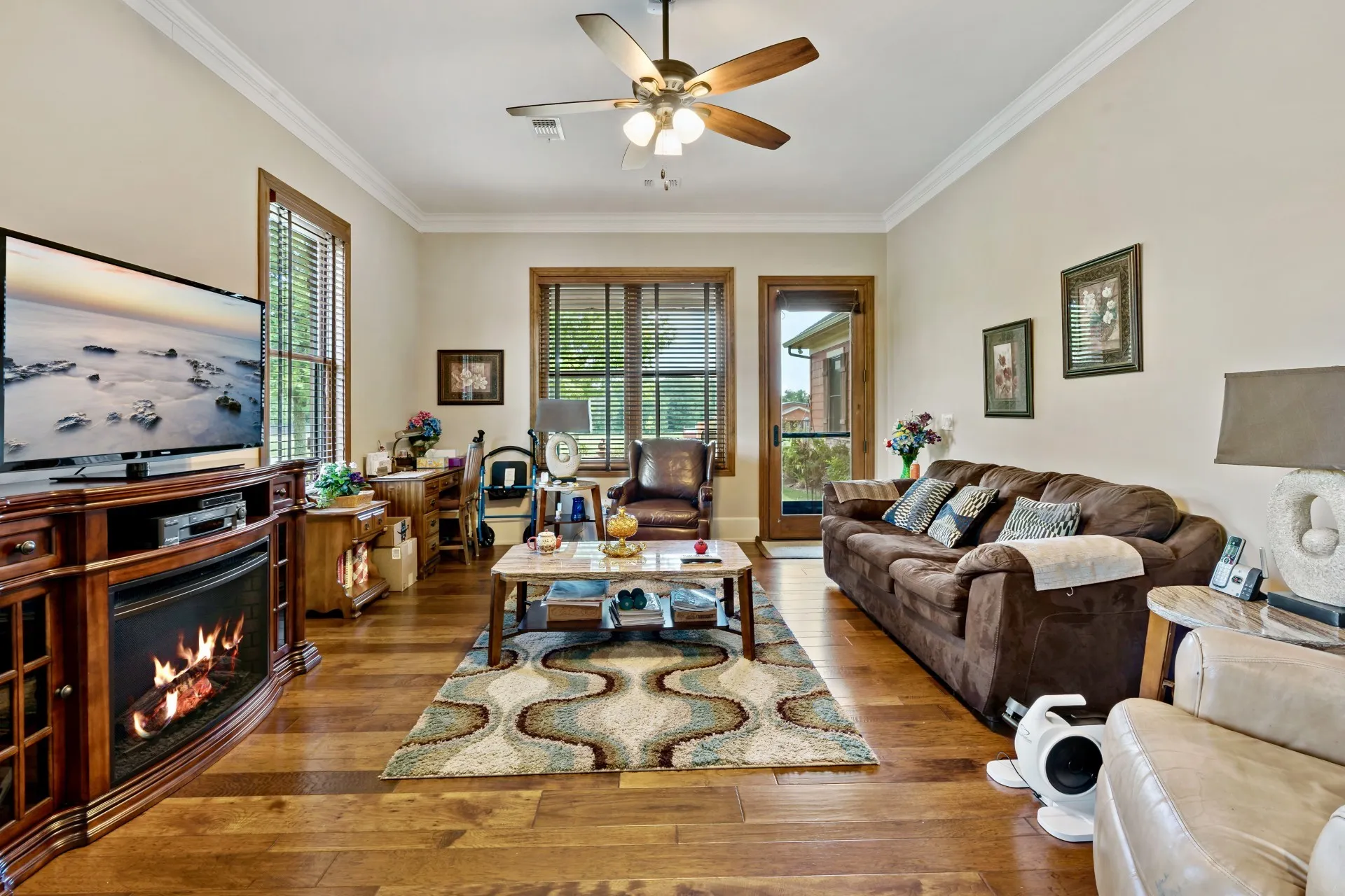 Single Family Residence For Sale in Lamar County , 695 County Road 36120 Road, Honey Grove, Texas 75446, 5 Bedrooms, 6 Bathrooms, 3 Garage spaces, 7,500 Sqft, built in 2013, Price $2,499,000, mls#21108808, Real Estate Agent in Honey Grove, Homes For Sale in Lamar county, Homes For Sale in Honey Grove, Realtor in Honey Grove Texas, Real Estate Brokerage Independent Realty Texas, Luminita Cordes Realtor