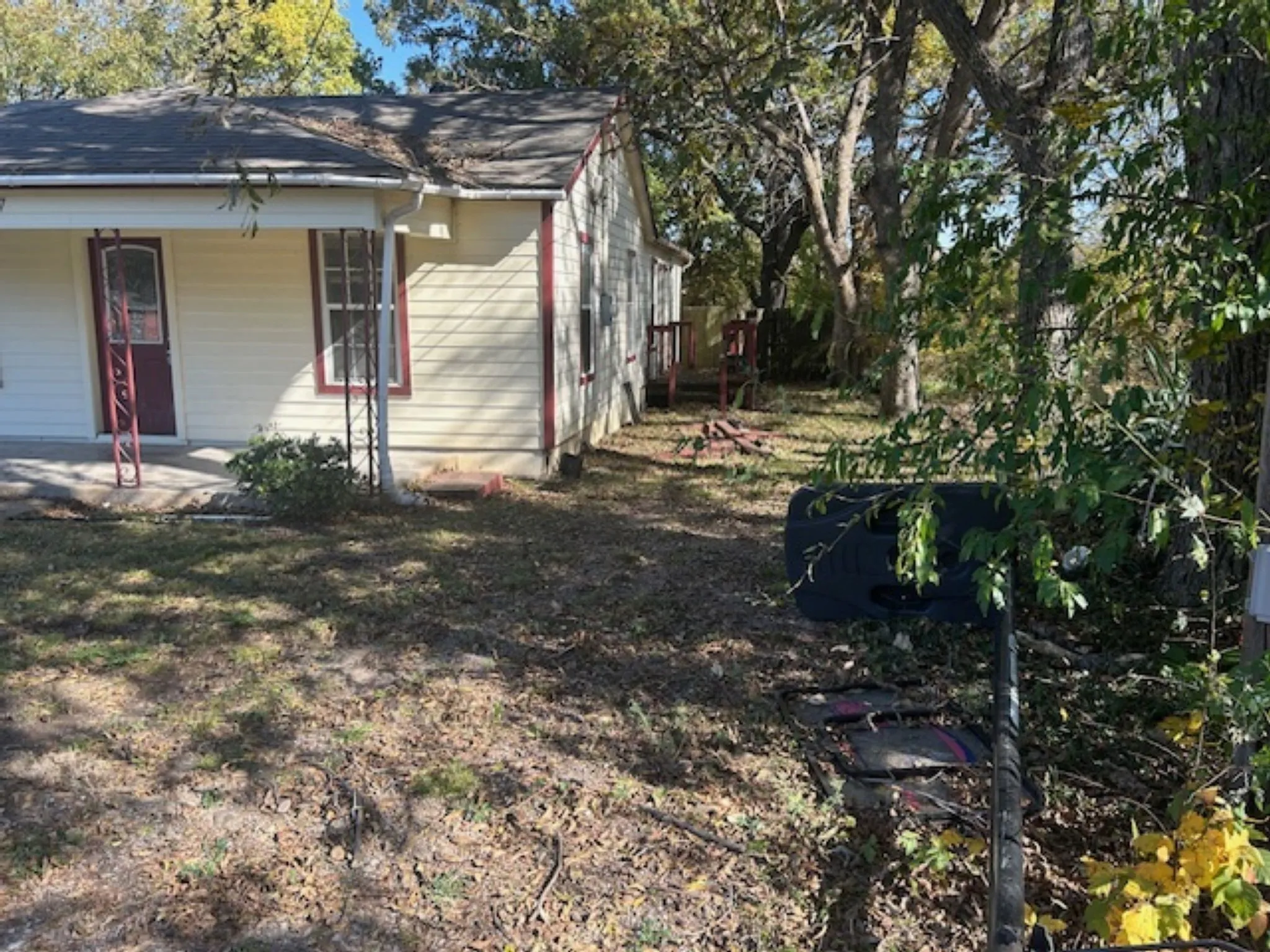 Single Family Residence For Sale in Grayson County , 307 S Jernigan Street, Bells, Texas 75414, 3 Bedroom, 1 Bathroom, Garage spaces, 1,128 Sqft, built in 1940, mls#21107596, Real Estate Agent in Bells, Homes For Sale in Grayson county, Homes For Sale in Bells, Realtor in Bells Texas, Real Estate Brokerage Independent Realty Texas, Luminita Cordes Realtor