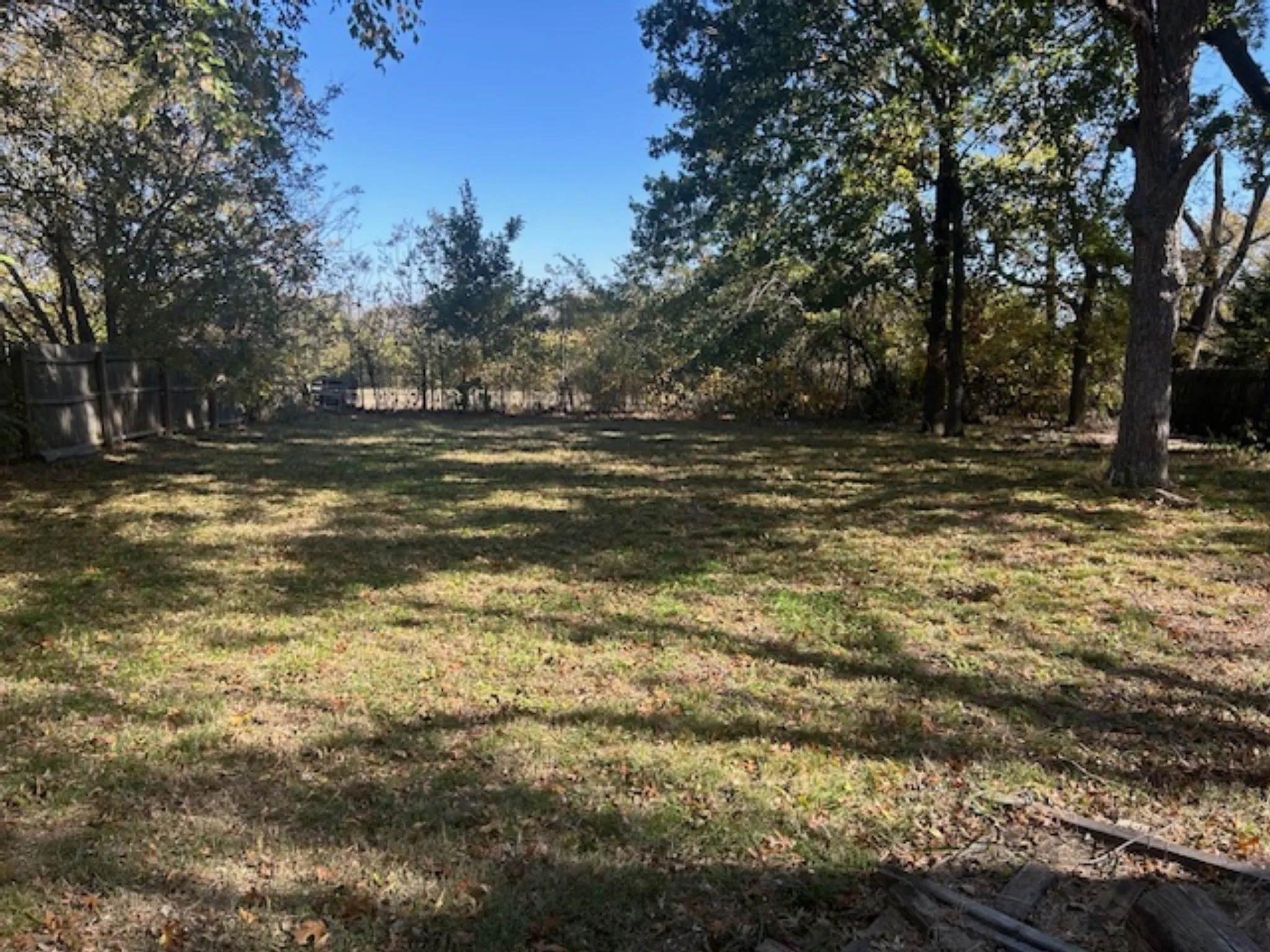 Single Family Residence For Sale in Grayson County , 307 S Jernigan Street, Bells, Texas 75414, 3 Bedroom, 1 Bathroom, Garage spaces, 1,128 Sqft, built in 1940, mls#21107596, Real Estate Agent in Bells, Homes For Sale in Grayson county, Homes For Sale in Bells, Realtor in Bells Texas, Real Estate Brokerage Independent Realty Texas, Luminita Cordes Realtor