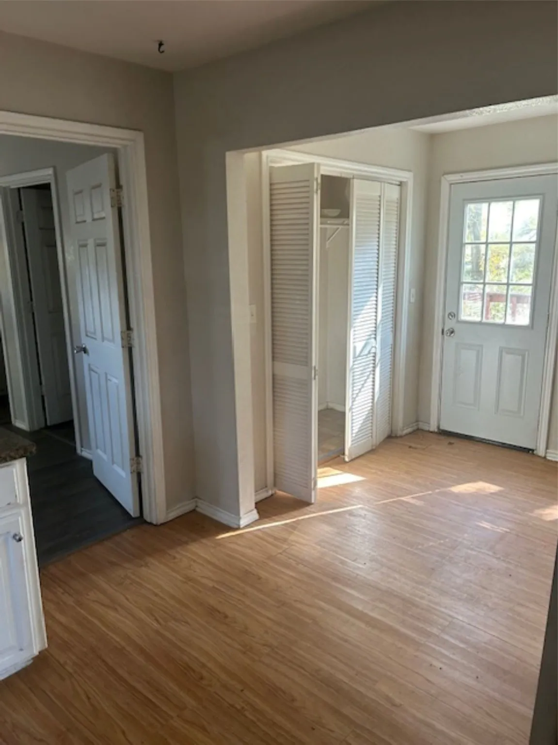 Single Family Residence For Sale in Grayson County , 307 S Jernigan Street, Bells, Texas 75414, 3 Bedroom, 1 Bathroom, Garage spaces, 1,128 Sqft, built in 1940, mls#21107596, Real Estate Agent in Bells, Homes For Sale in Grayson county, Homes For Sale in Bells, Realtor in Bells Texas, Real Estate Brokerage Independent Realty Texas, Luminita Cordes Realtor