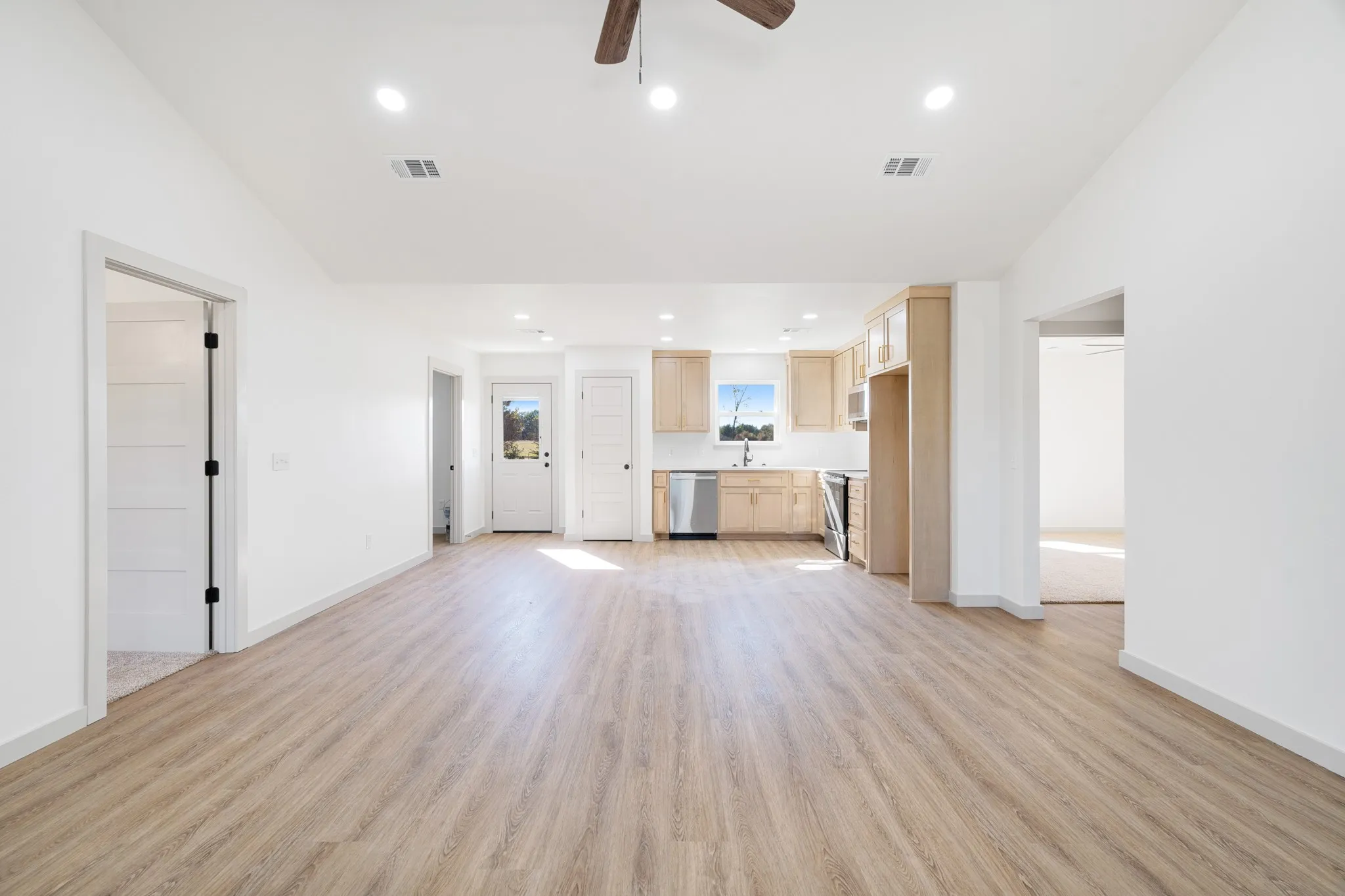 Single Family Residence For Sale in Lamar County , 728 County Road 44050, Powderly, Texas 75473, 3 Bedroom, 2 Bathroom, Garage spaces, 1,410 Sqft, built in 2025, New Construction - Complete, mls#21109969, Real Estate Agent in Powderly, Homes For Sale in Lamar county, Homes For Sale in Powderly, Realtor in Powderly Texas, Real Estate Brokerage Independent Realty Texas, Luminita Cordes Realtor
