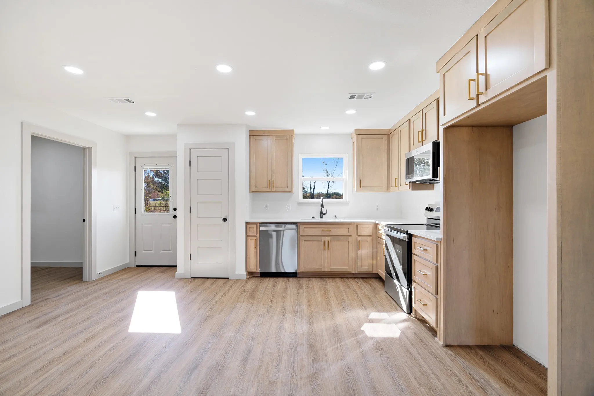 Single Family Residence For Sale in Lamar County , 728 County Road 44050, Powderly, Texas 75473, 3 Bedroom, 2 Bathroom, Garage spaces, 1,410 Sqft, built in 2025, New Construction - Complete, mls#21109969, Real Estate Agent in Powderly, Homes For Sale in Lamar county, Homes For Sale in Powderly, Realtor in Powderly Texas, Real Estate Brokerage Independent Realty Texas, Luminita Cordes Realtor