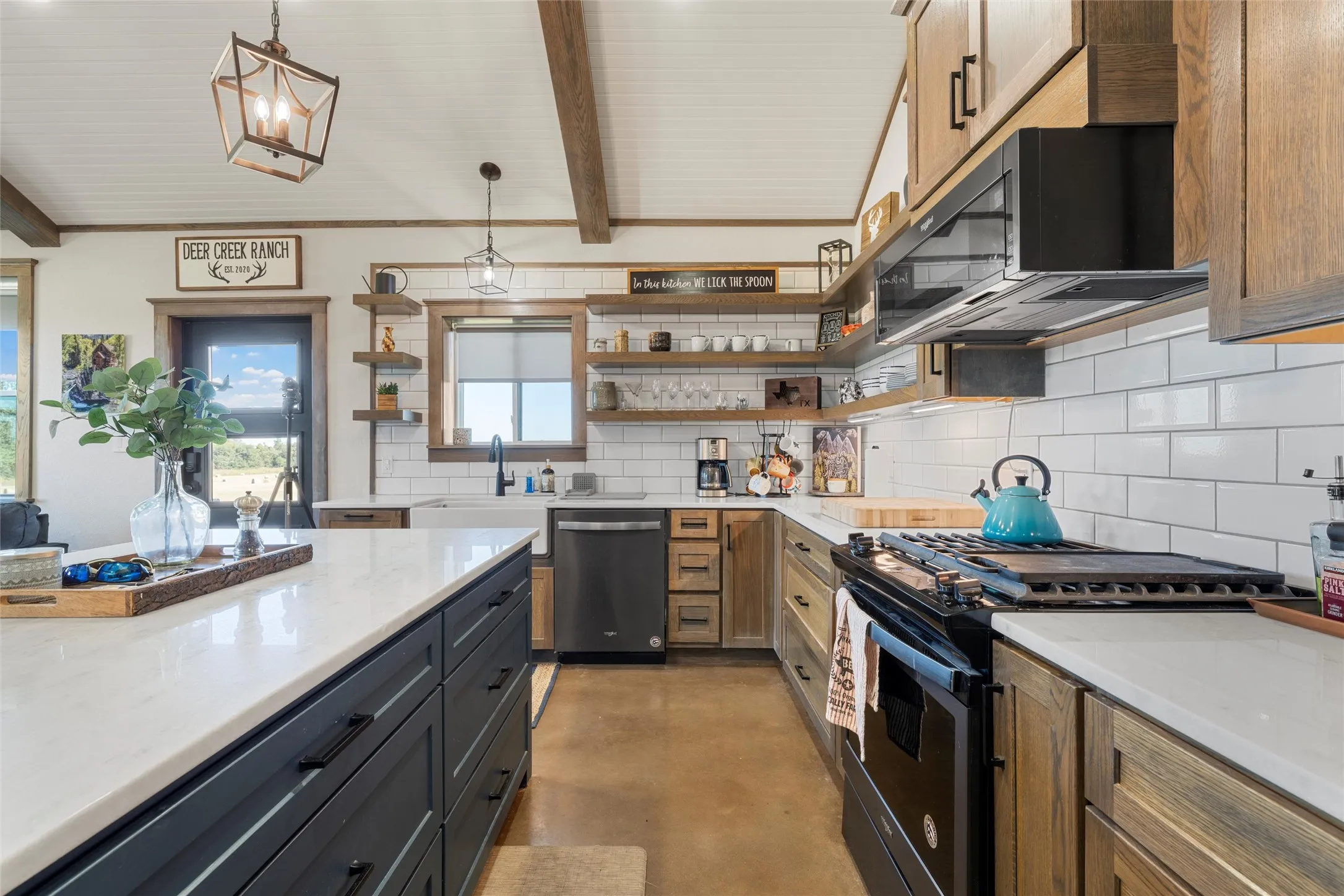 Farm For Sale in Falls County , 684 County Road 473, Lott, Texas 76656, 3 Bedroom, 2 Bathroom, 4 Garage spaces, 2,840 Sqft, built in 2020, mls#21110353, Real Estate Agent in Lott, Homes For Sale in Falls county, Homes For Sale in Lott, Realtor in Lott Texas, Real Estate Brokerage Independent Realty Texas, Luminita Cordes Realtor